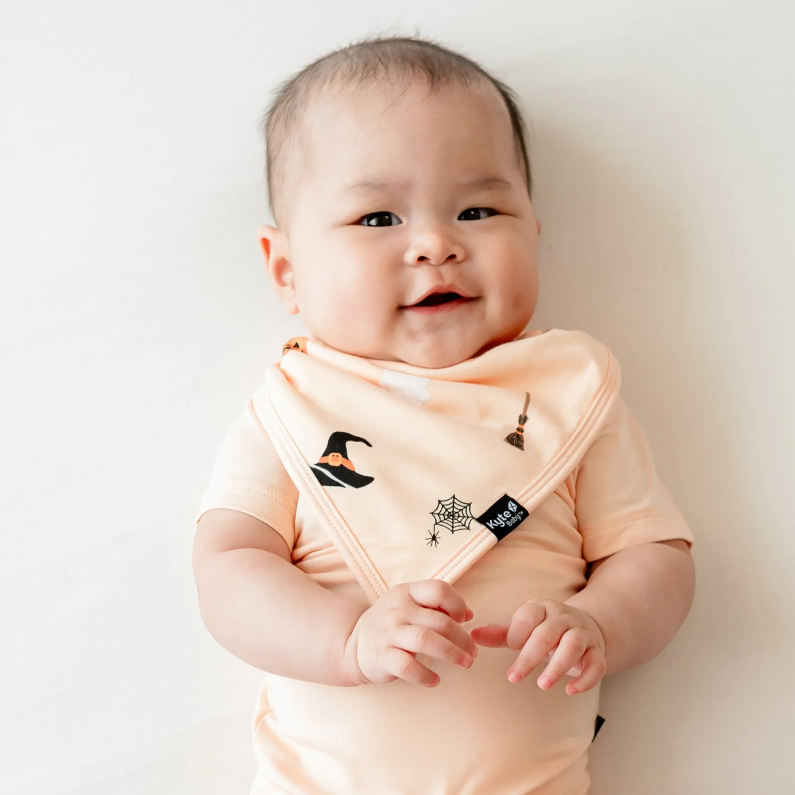 Hot Kyte Baby Bib in Bewitched
