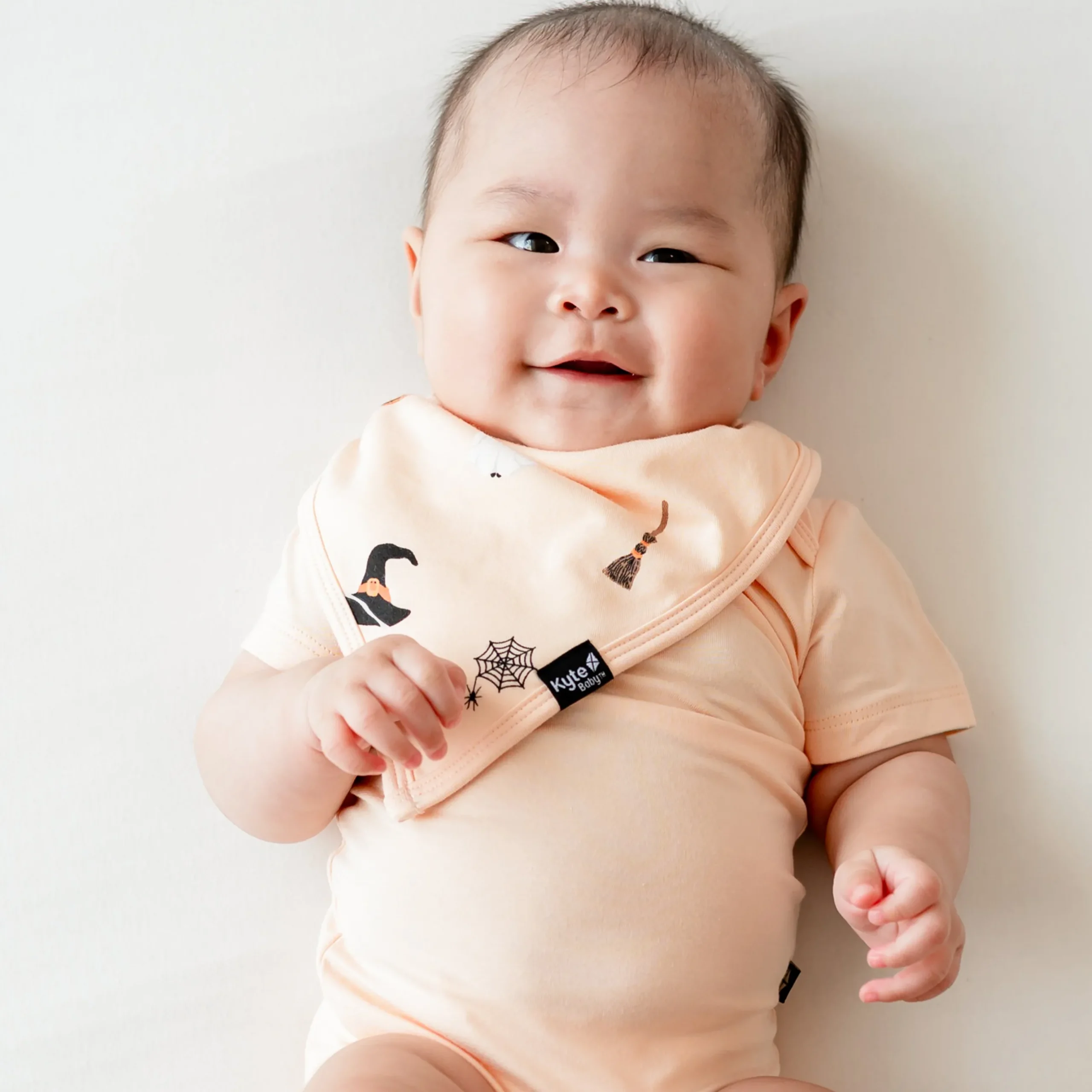 Hot Kyte Baby Bib in Bewitched