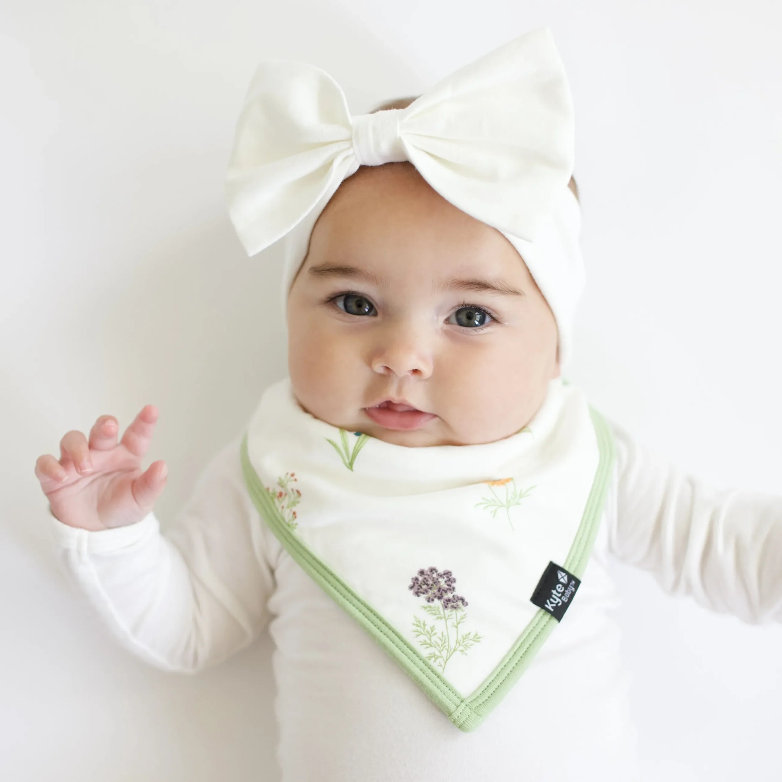 Online Kyte Baby Bib in Wildflower