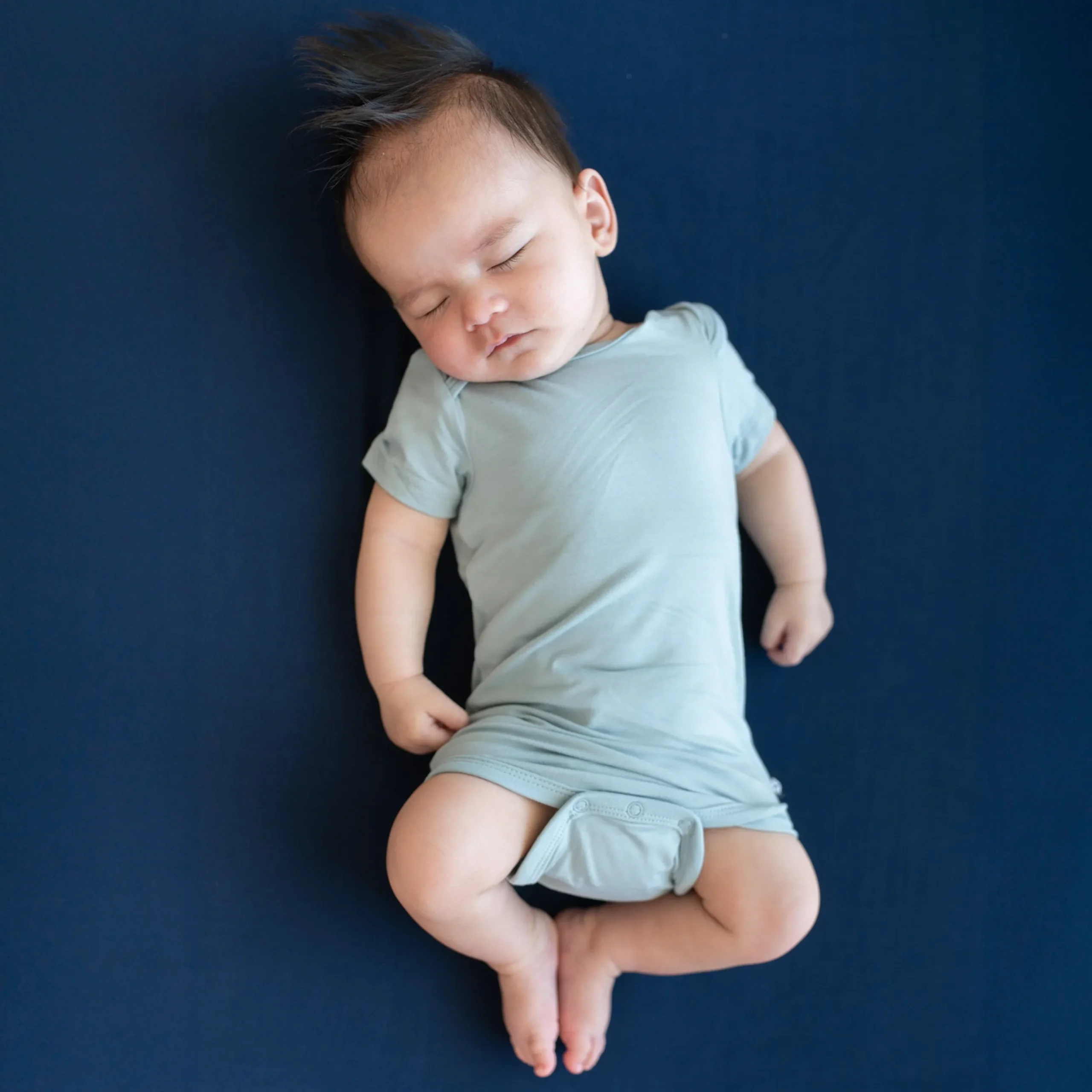 Sale Kyte Baby Bodysuit in Fog