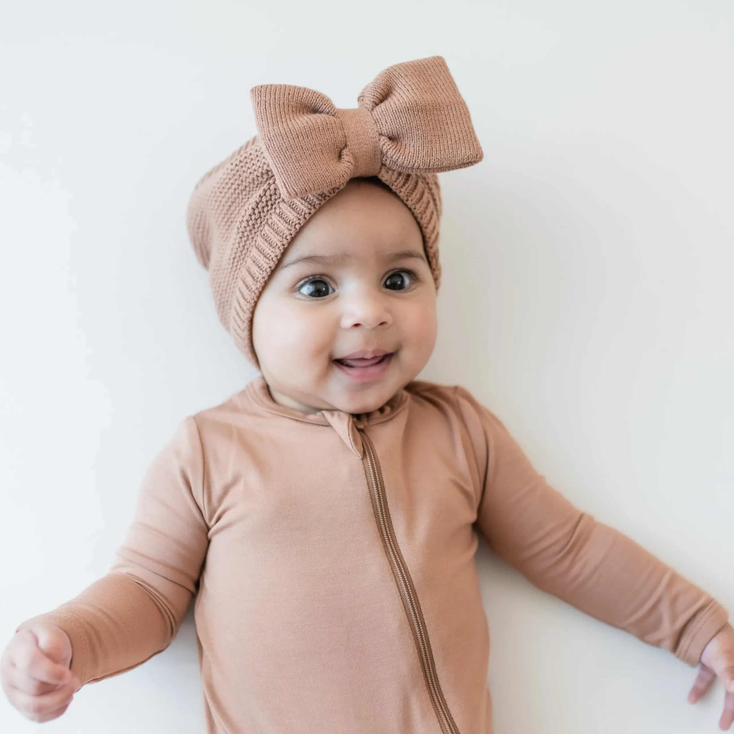 Clearance Kyte Baby Chunky Knit Bow Headband in Latte