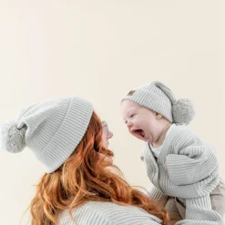 New Kyte Baby Chunky Knit Pom Beanie in Oat
