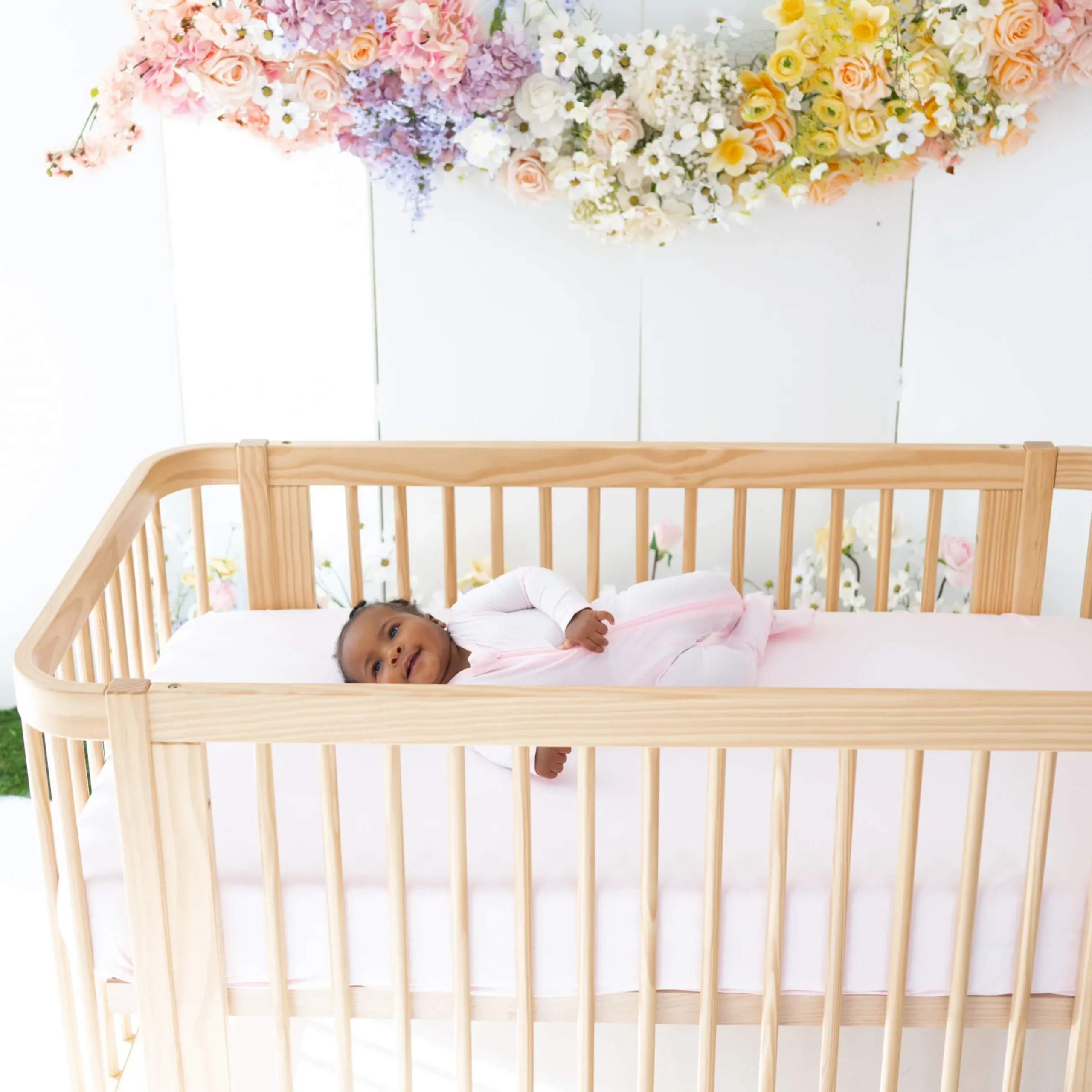 Discount Kyte Baby Crib Sheet in Sakura