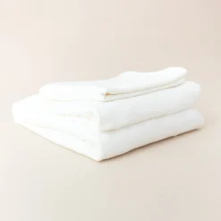 Online Kyte Baby Fitted Sheet with Pillowcases in Cloud
