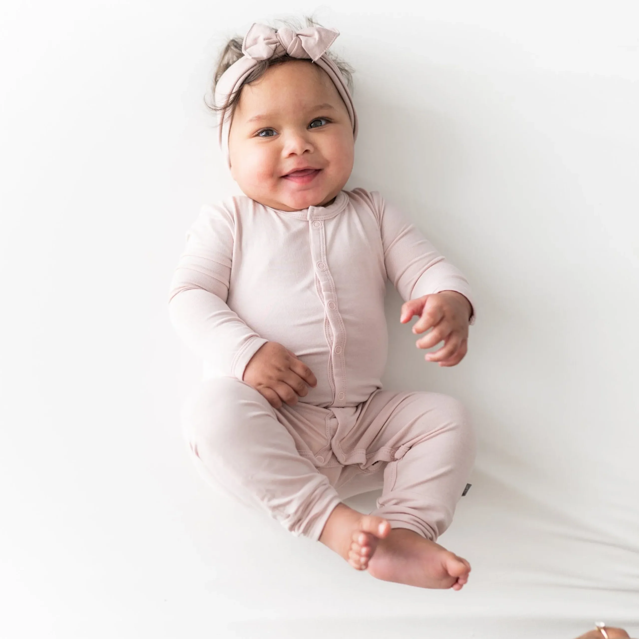Hot Kyte Baby Knotted Bow Headband in Blush