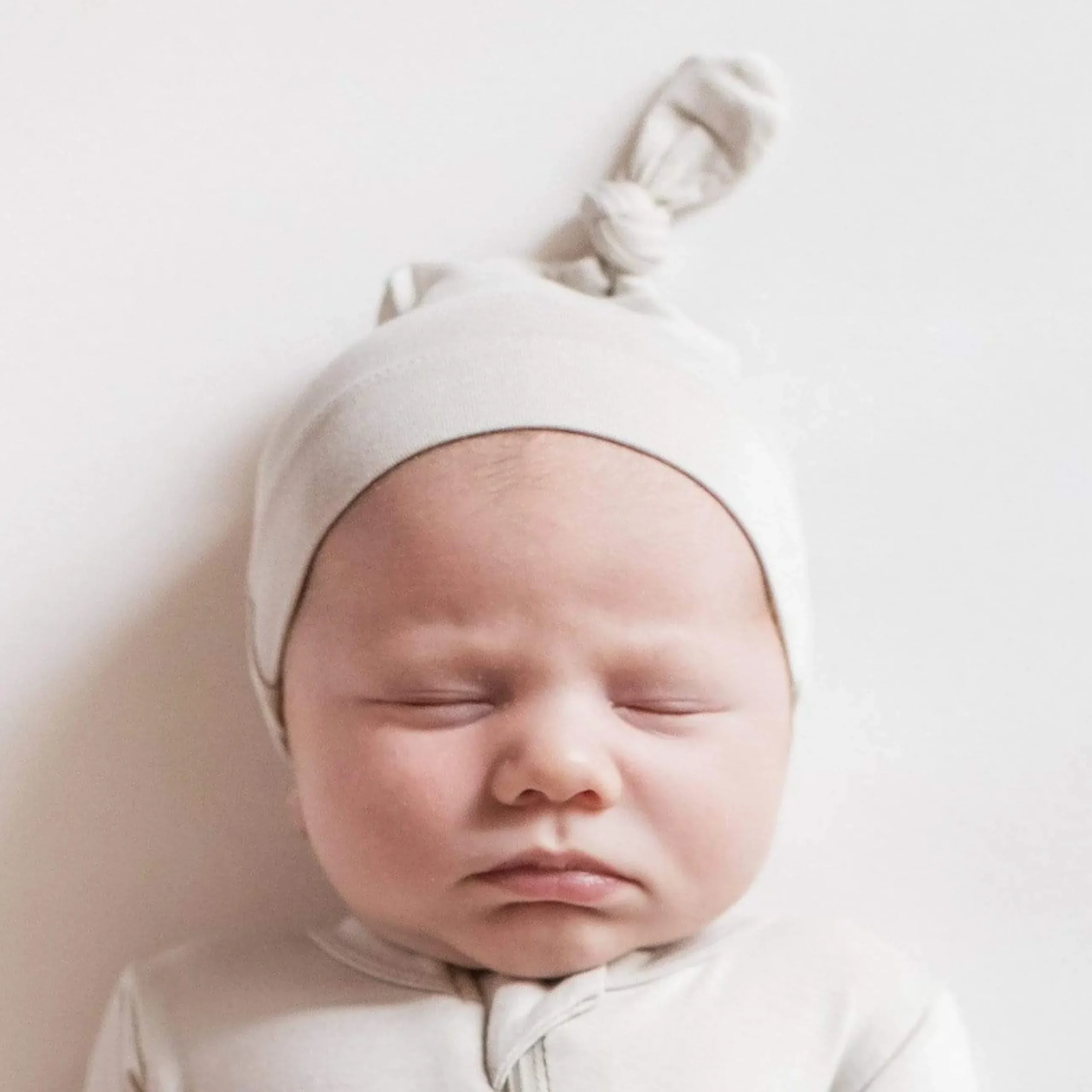 Best Kyte Baby Knotted Cap in Oat