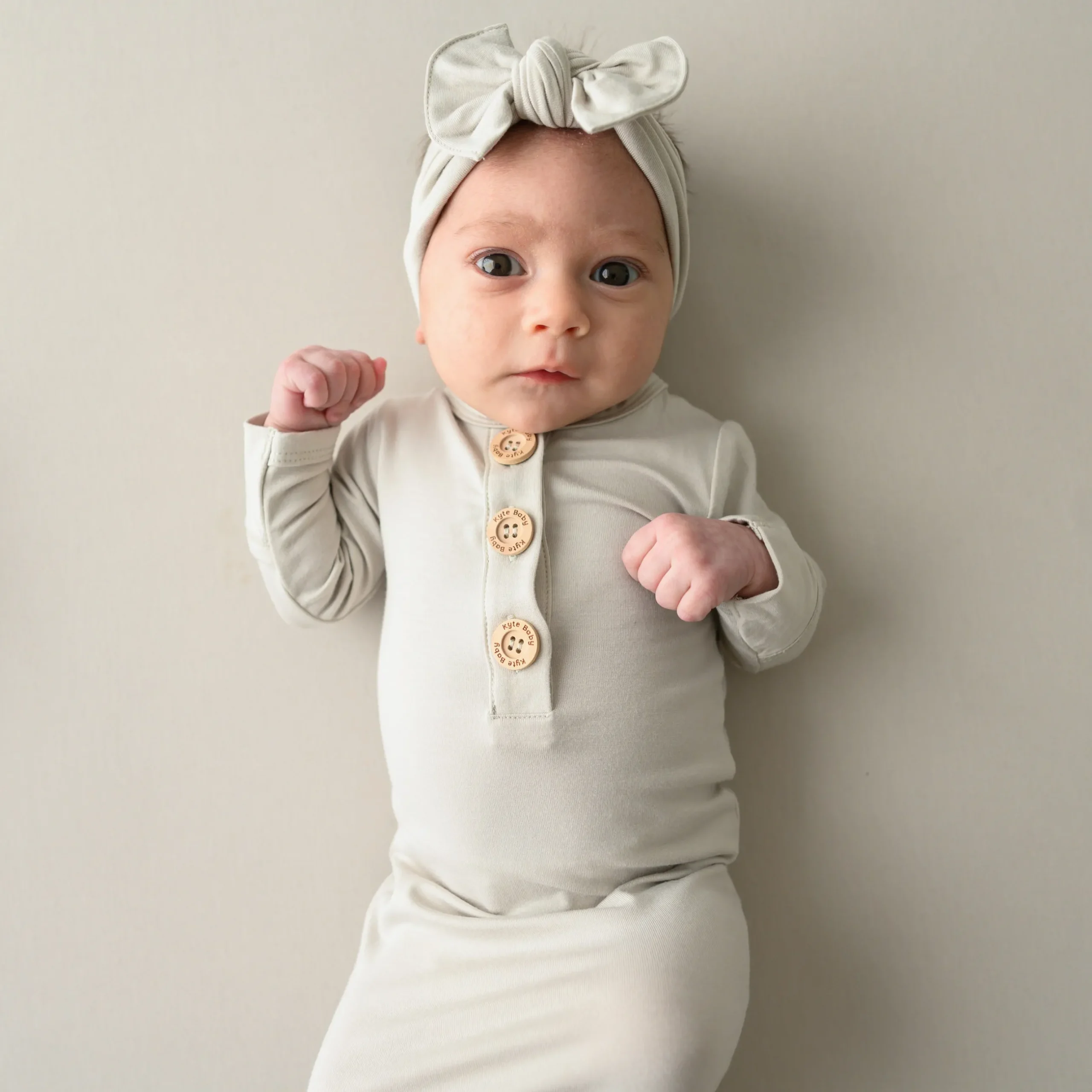 Sale Kyte Baby Knotted Gown with Bow Set in Oat