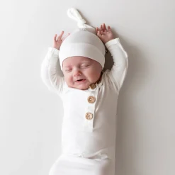 Kyte Baby Knotted Gown with Hat Set in Cloud