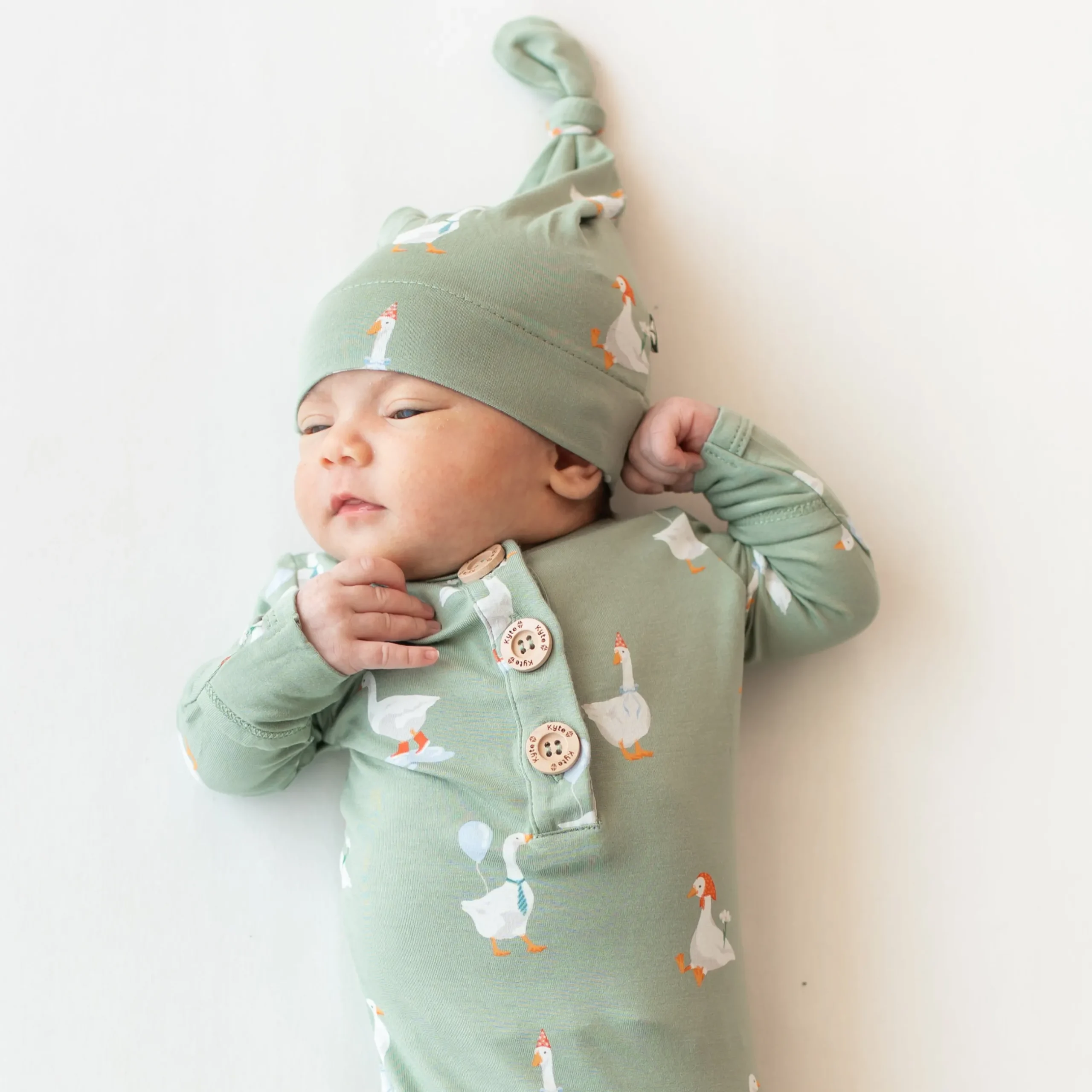 Clearance Kyte Baby Knotted Gown with Hat Set in Silly Goose
