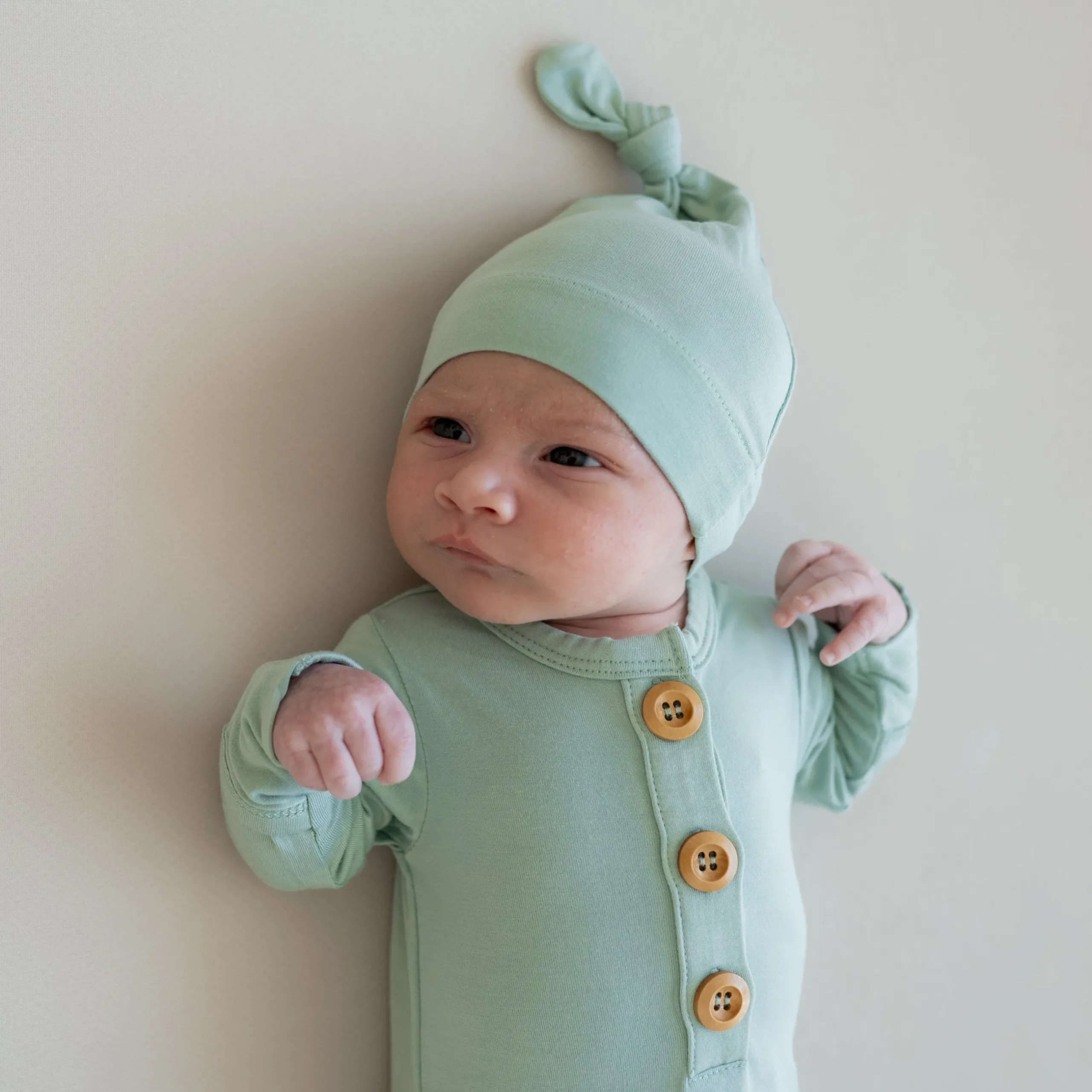 Best Kyte Baby Knotted Gown with Hat Set in Sage
