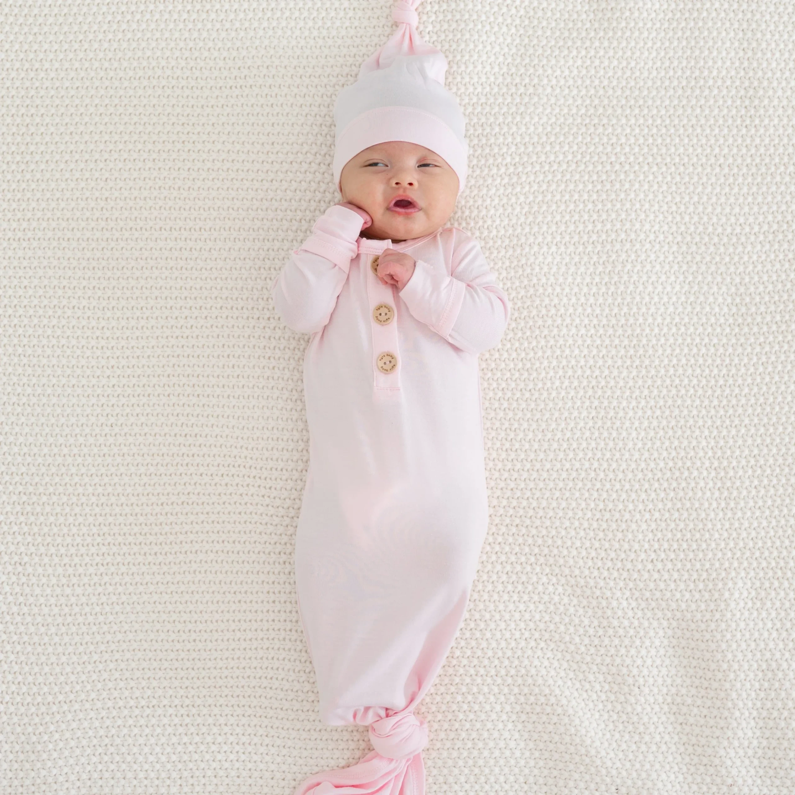 Best Kyte Baby Knotted Gown with Hat Set in Sakura