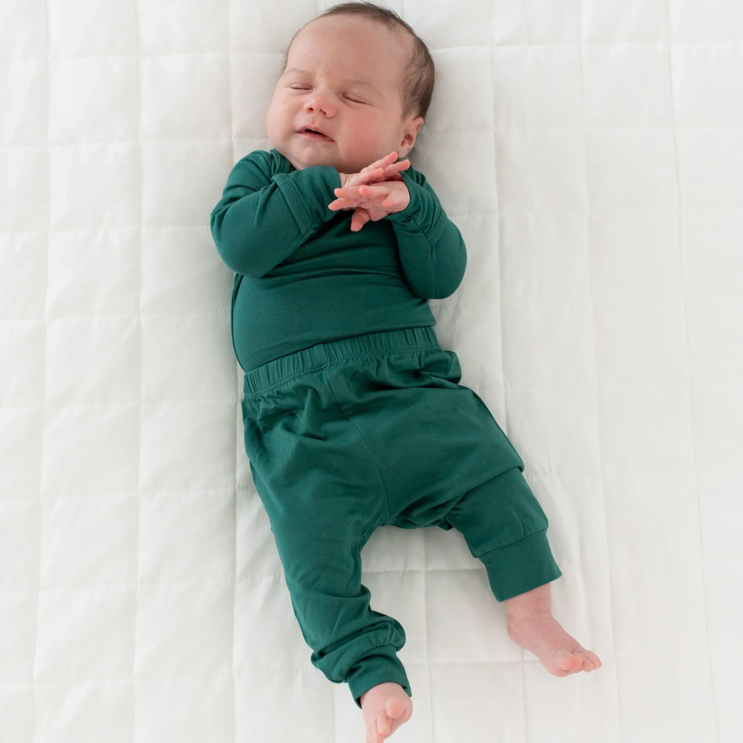 Outlet Kyte Baby Long Sleeve Bodysuit in Emerald