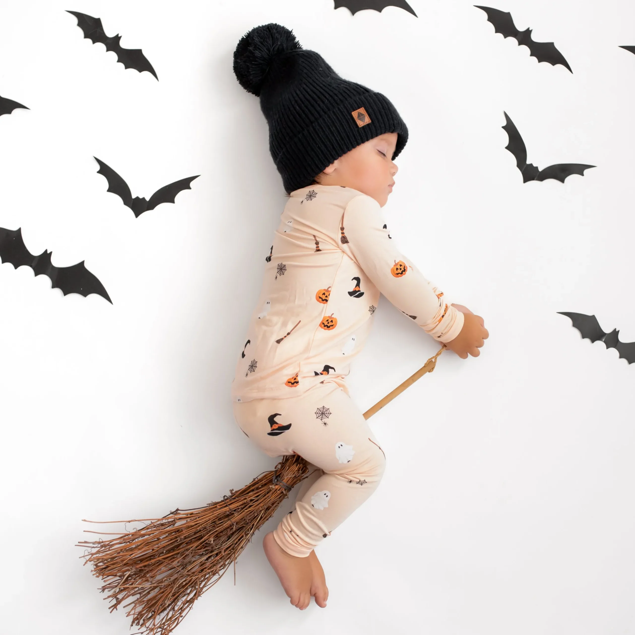 New Kyte Baby Long Sleeve Pajamas in Bewitched