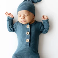 Hot Kyte Baby Ribbed Knotted Gown with Hat Set in Atlantic