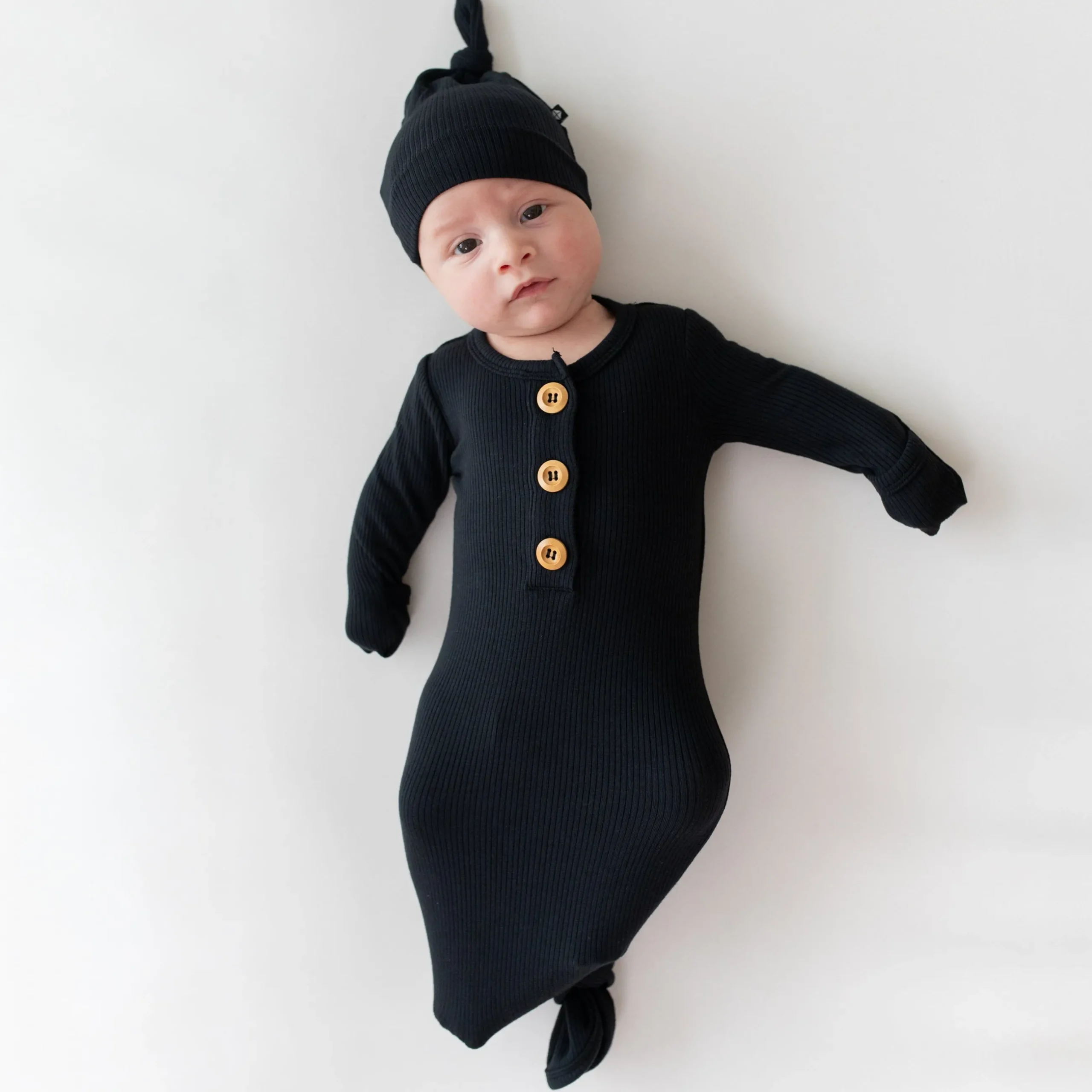 Outlet Kyte Baby Ribbed Knotted Gown with Hat Set in Midnight