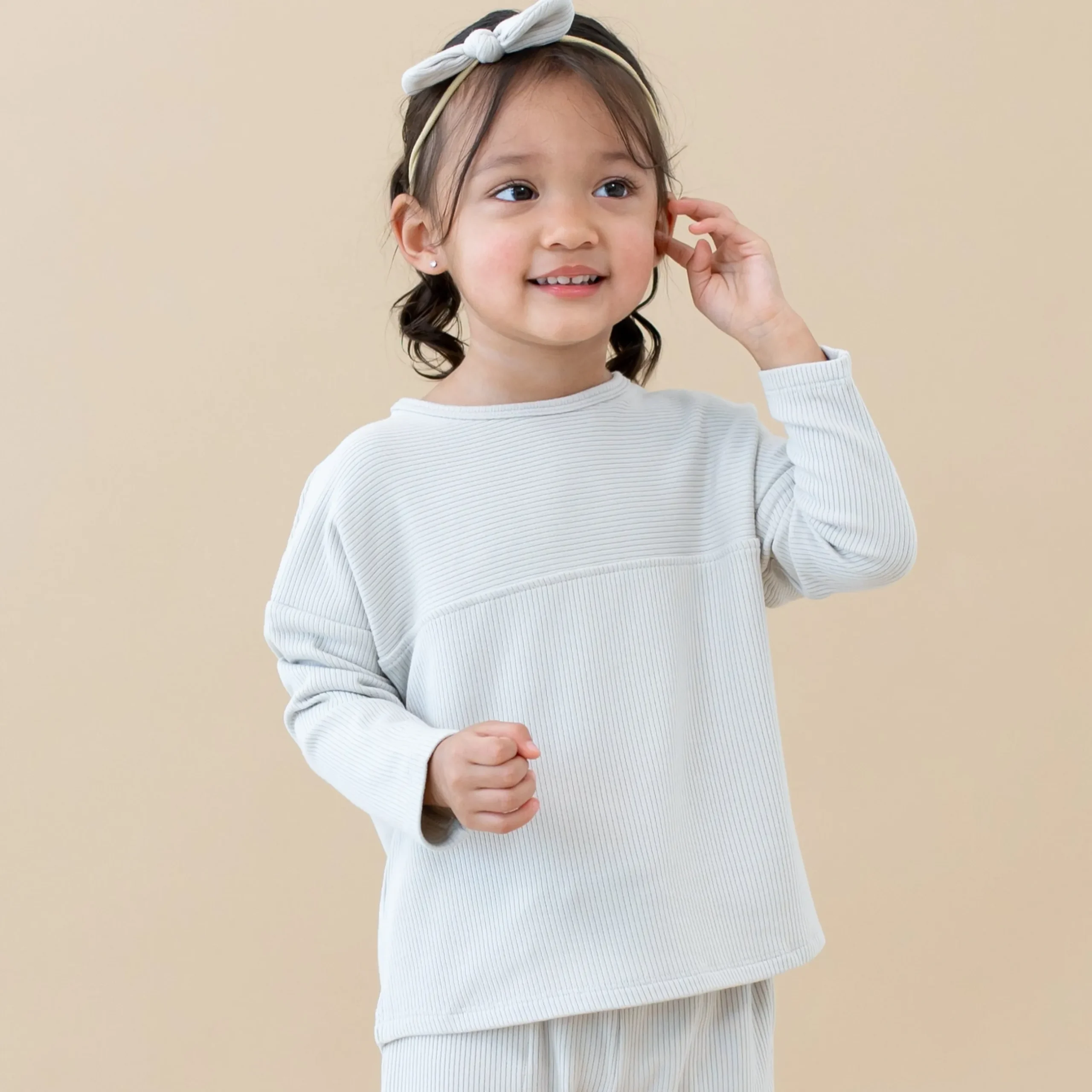 Kyte Baby Ribbed Nylon Bow in Oat