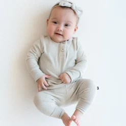 Kyte Baby Ribbed Nylon Bow in Oat