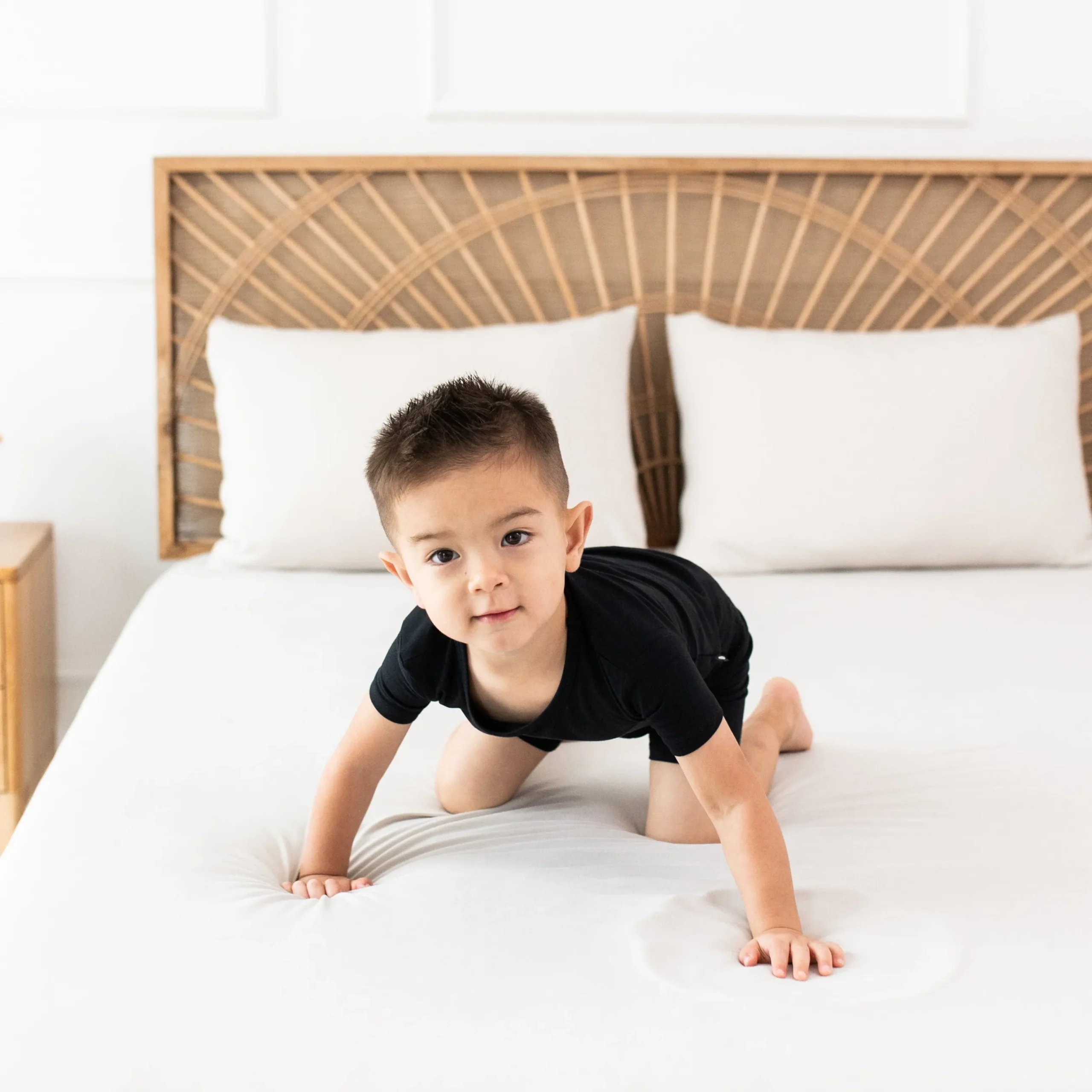 Hot Kyte Baby Short Sleeve Pajamas in Midnight