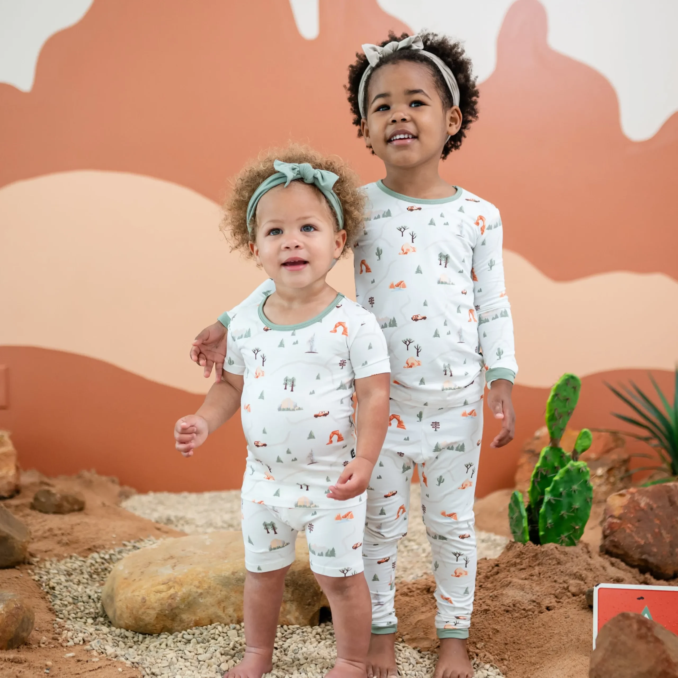 Kyte Baby Short Sleeve Pajamas in Road Trip