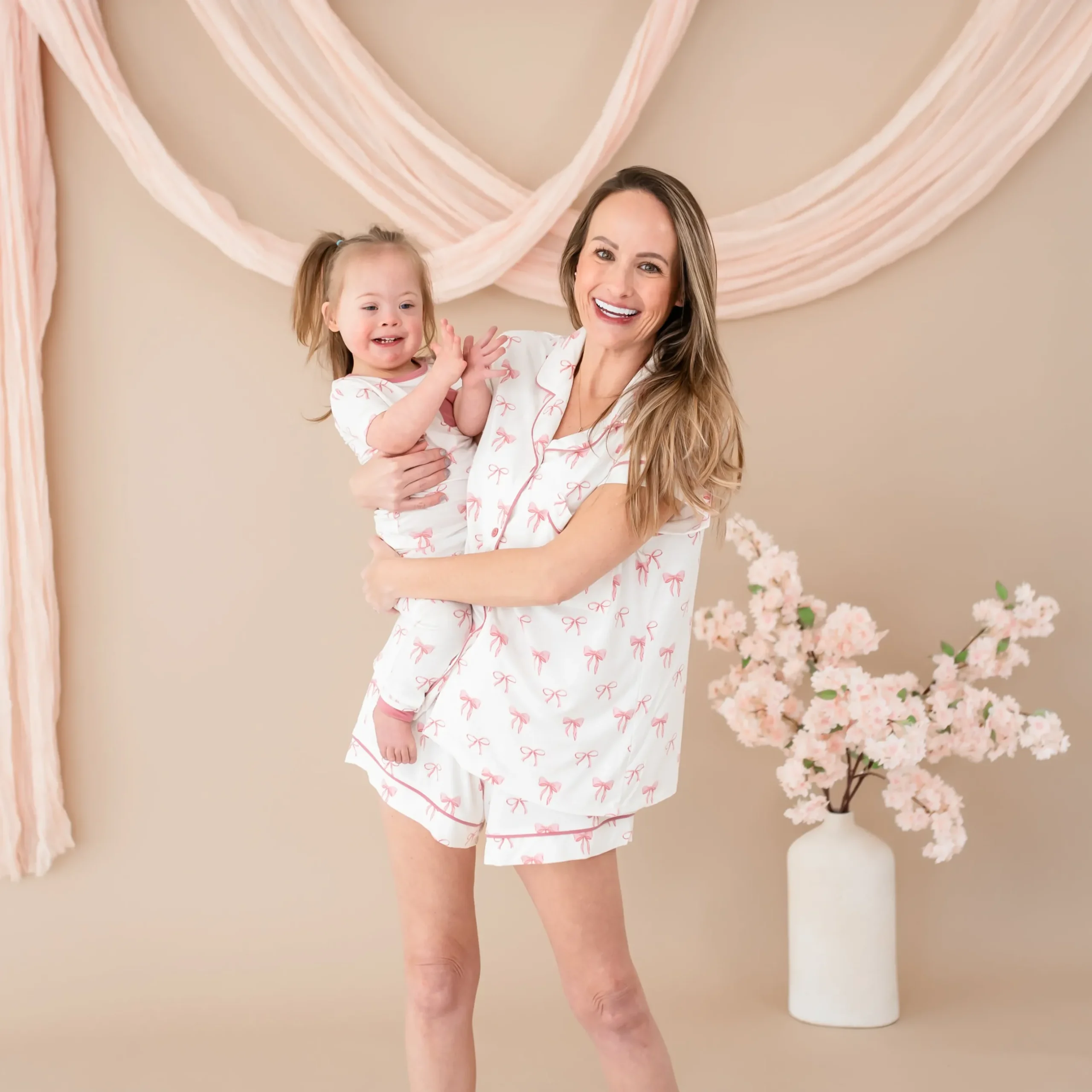 Kyte Baby Short Sleeve with Pants Pajamas in Bow