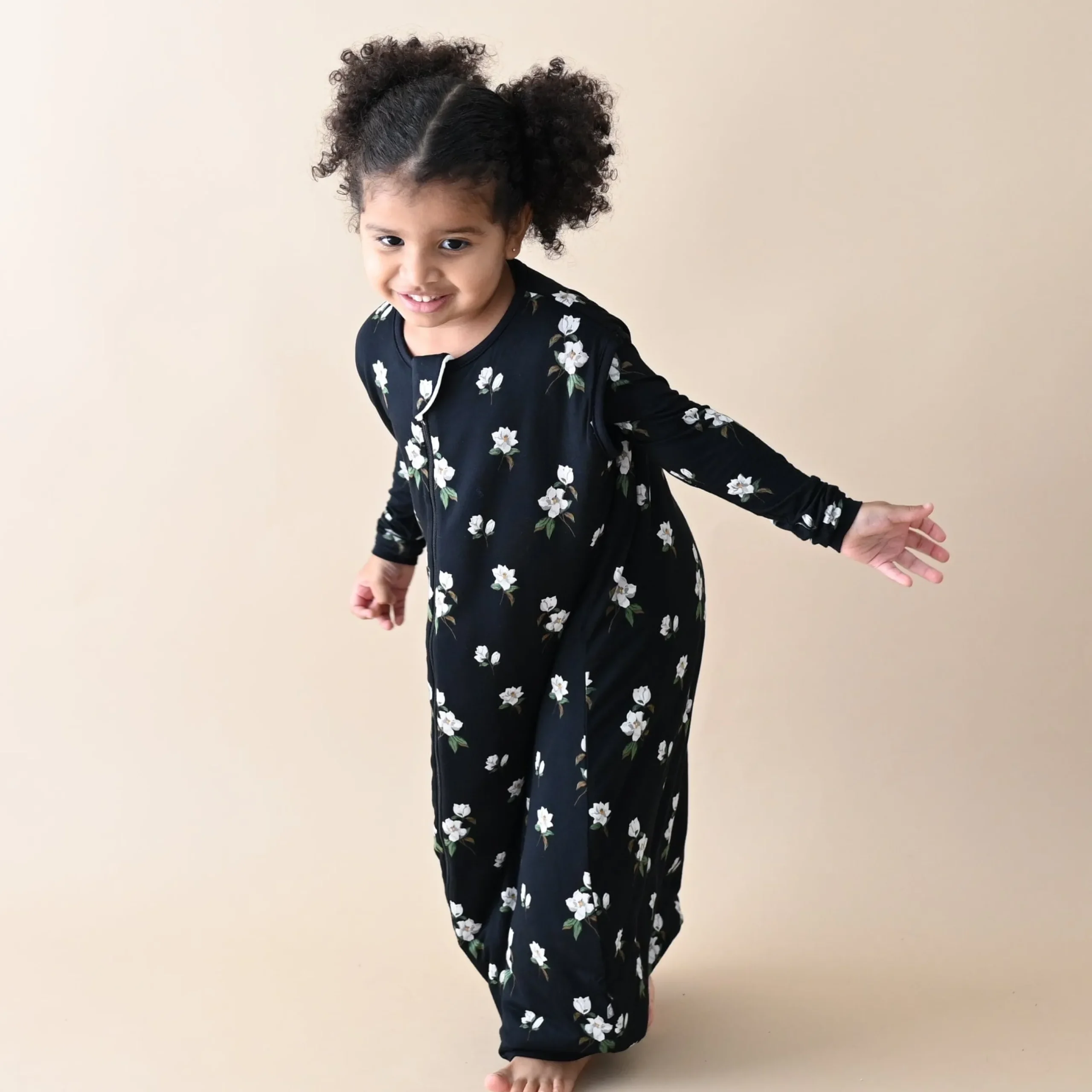 Kyte Baby Sleep Bag Walker in 1.0 Small Midnight Magnolia