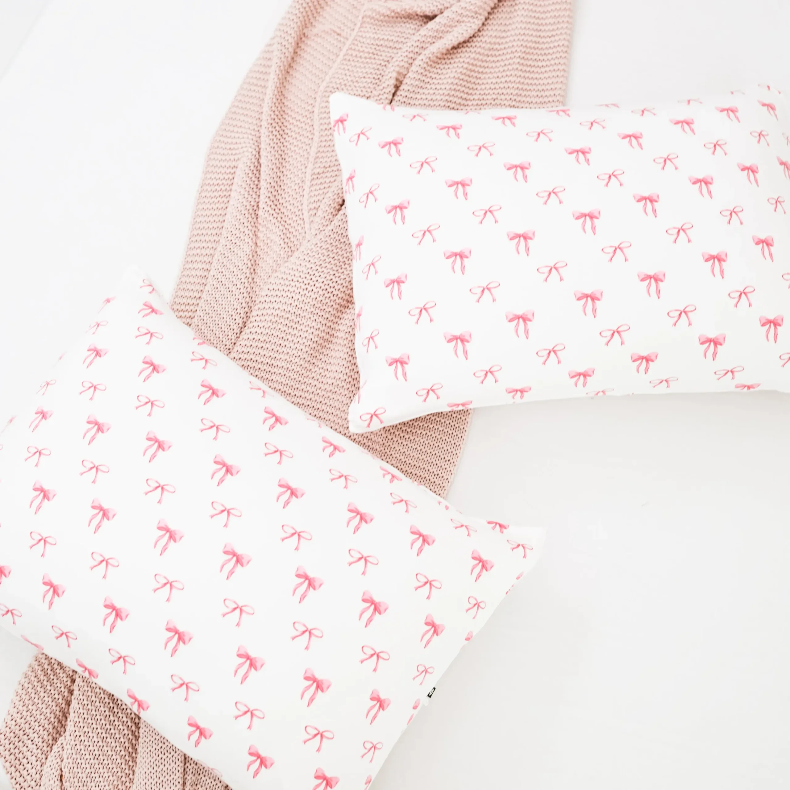 Outlet Kyte Baby Standard Pillowcase in Bow