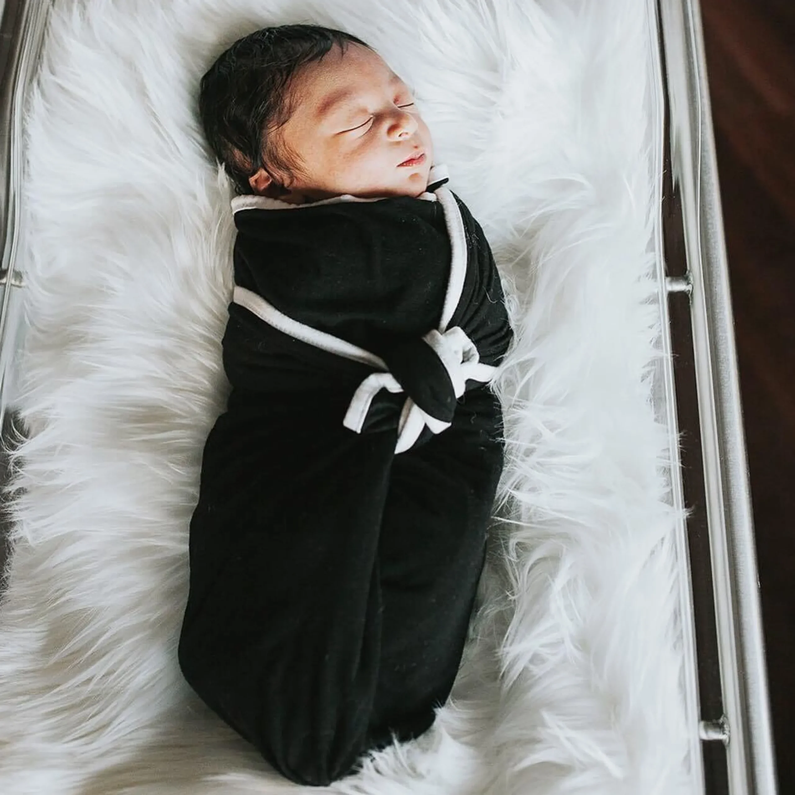 Sale Kyte Baby Swaddle Blanket in Midnight with Cloud Trim