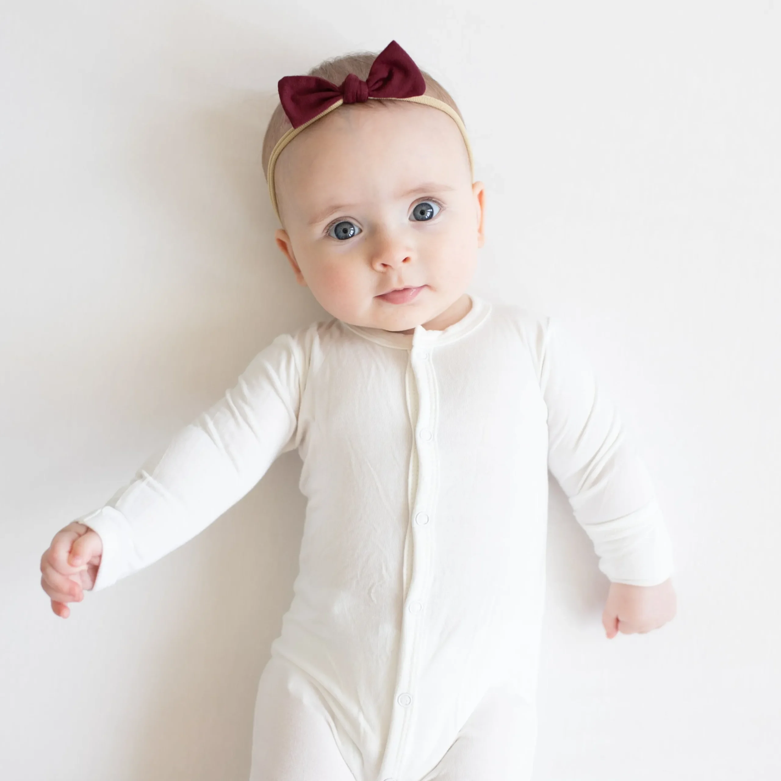 Best Kyte Baby Tiny Nylon Bow in Burgundy