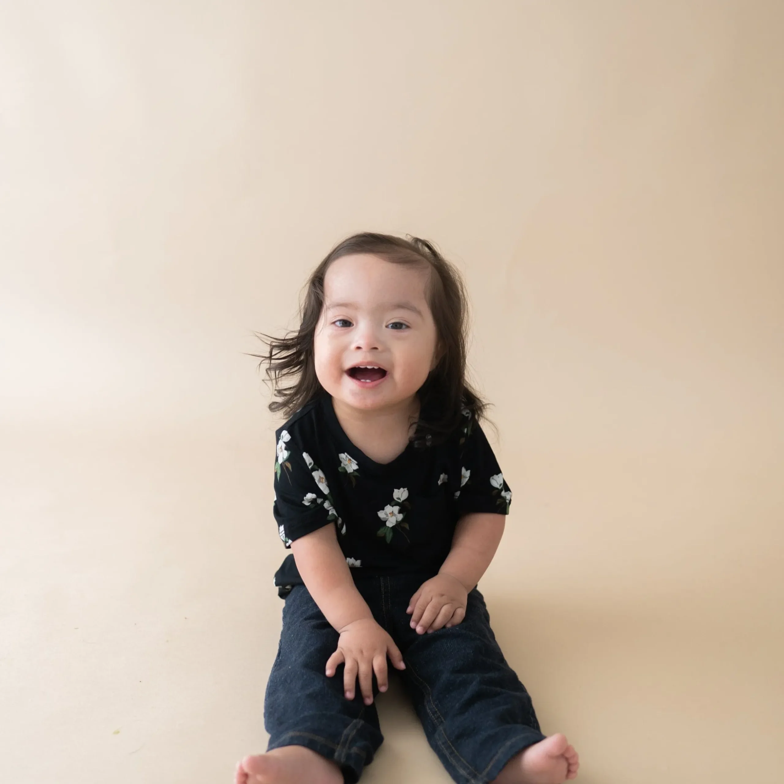 Clearance Kyte Baby Toddler Crew Neck Tee in Small Midnight Magnolia