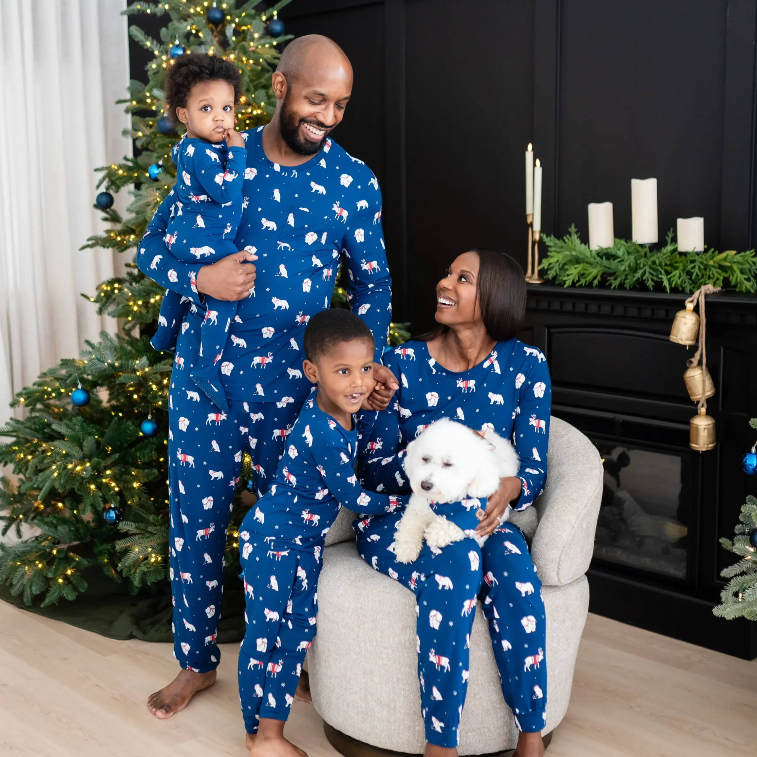 Hot Kyte Baby Women's Jogger Pajama Set in Frosty Friends