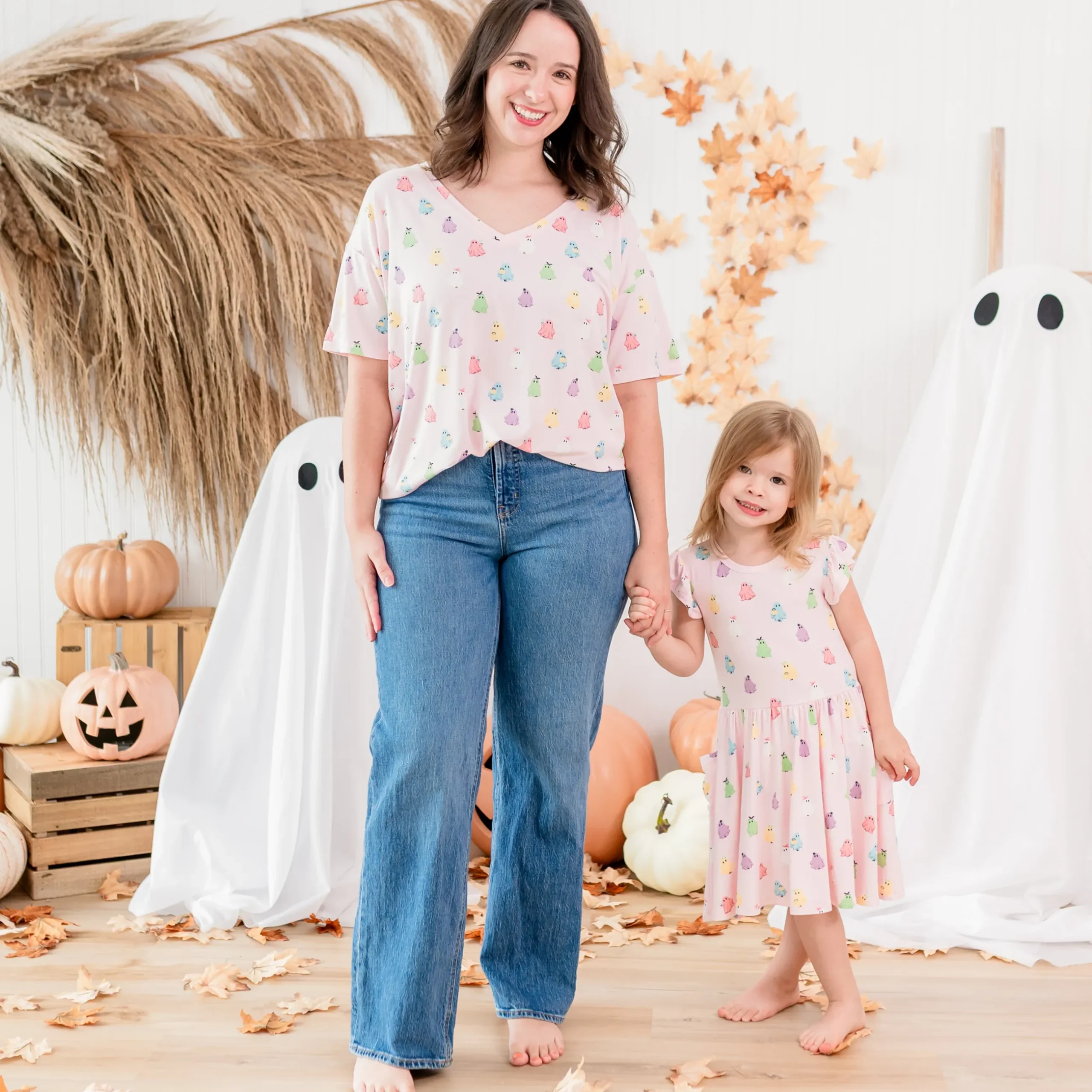 Hot Kyte Baby Women's Relaxed Fit V-Neck in Pastel Ghost