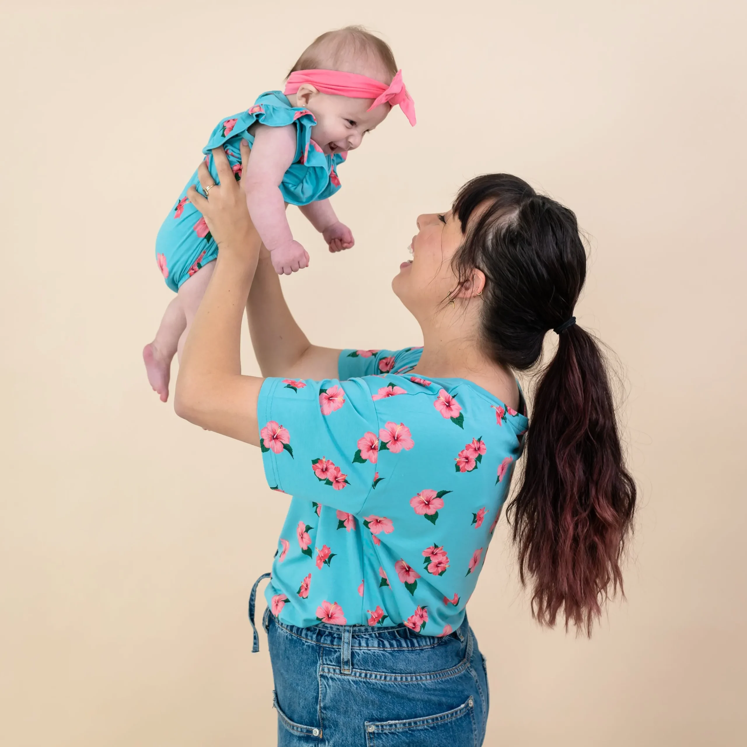 Discount Kyte Baby Women’s Relaxed Fit V-Neck in Hibiscus