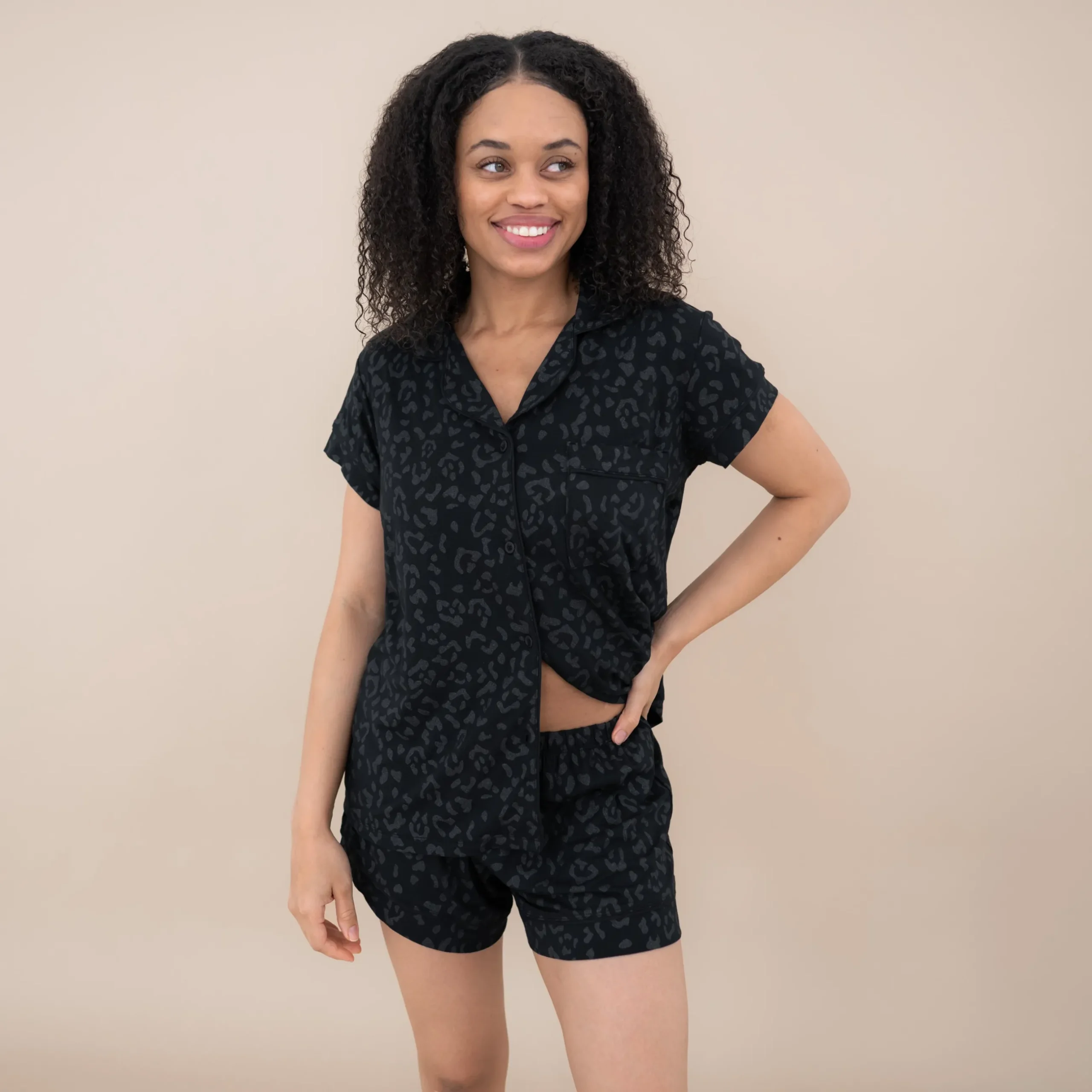 Hot Kyte Baby Women’s Short Sleeve Pajama Set in Midnight Leopard