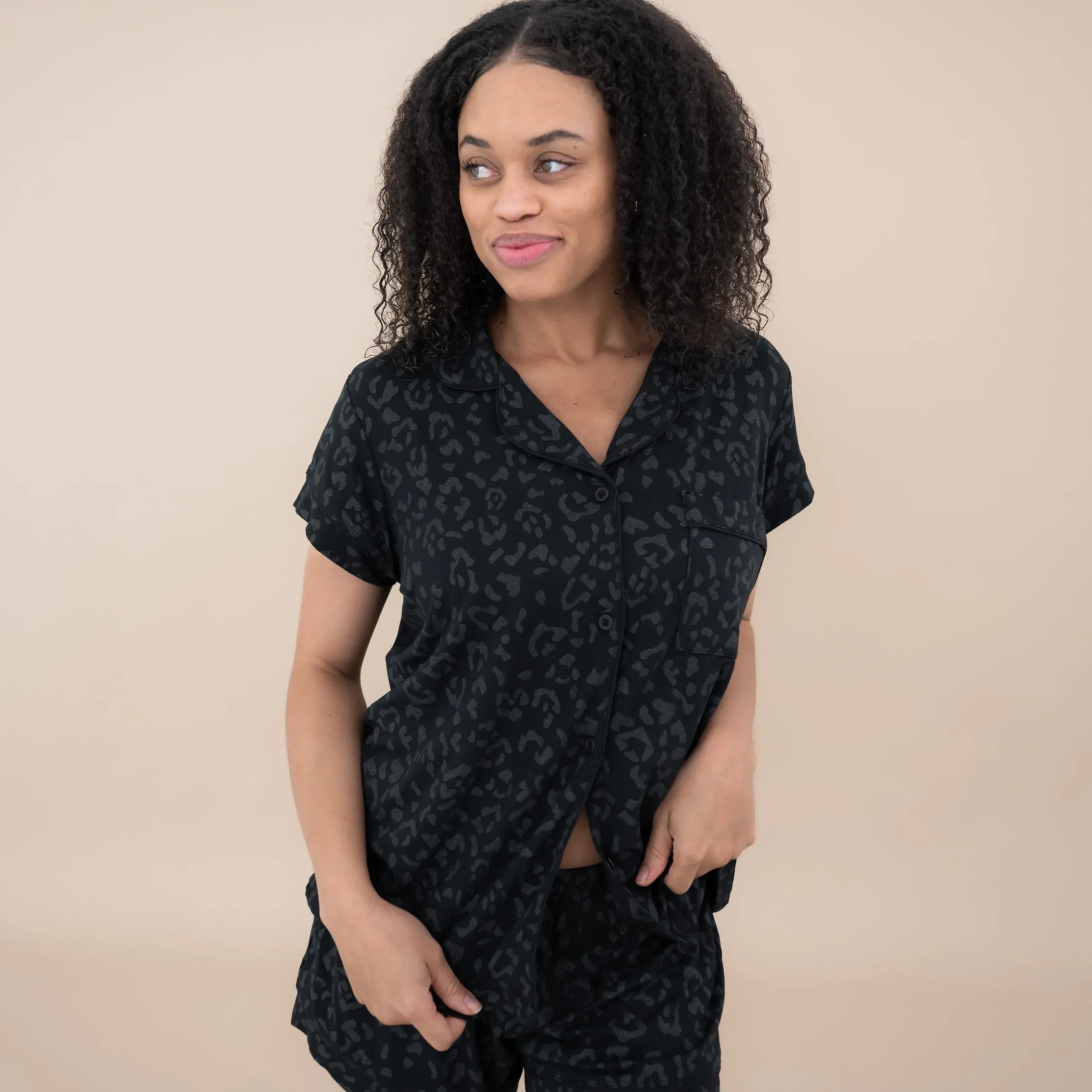 Hot Kyte Baby Women’s Short Sleeve Pajama Set in Midnight Leopard