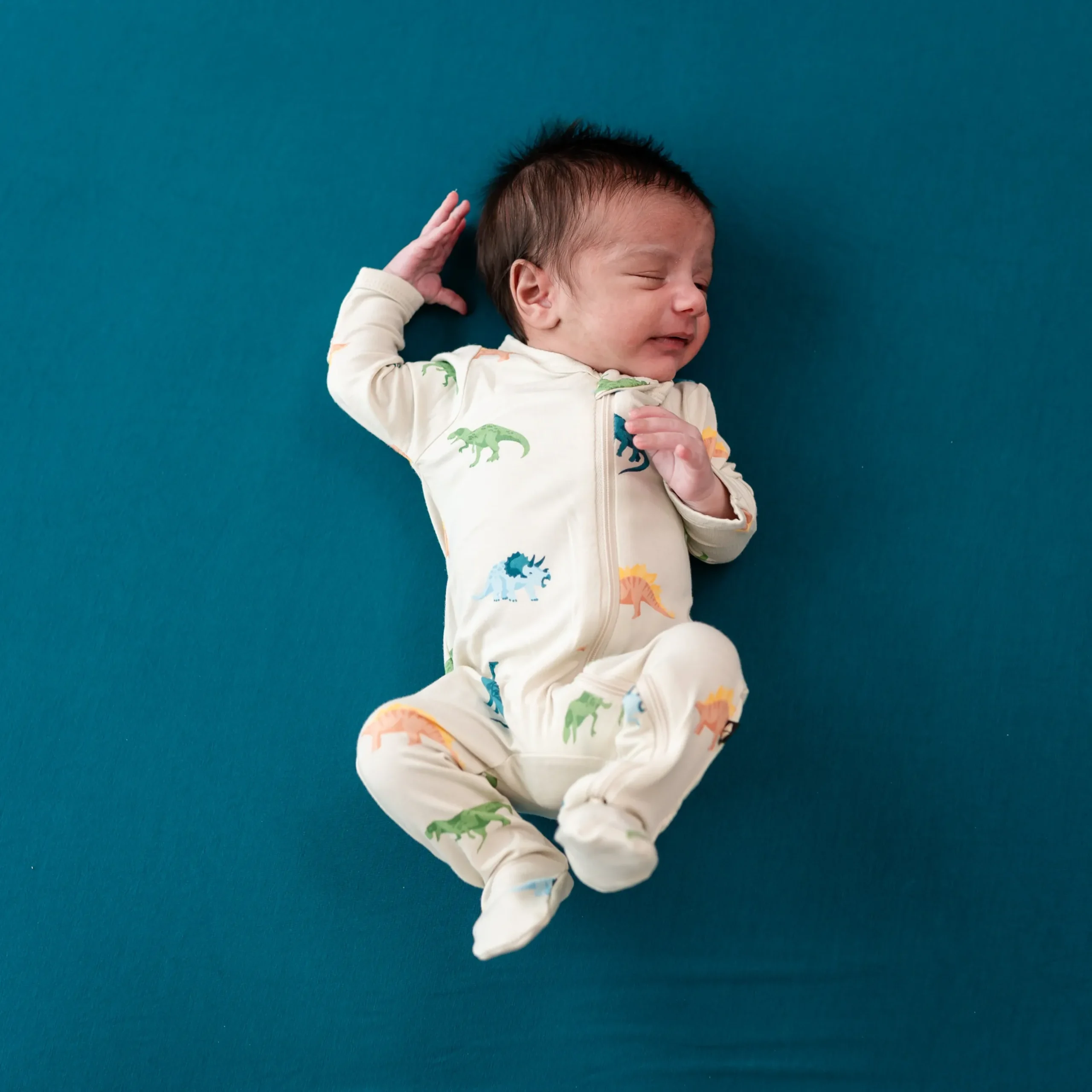 Hot Kyte Baby Zippered Footie in Ecru Roar