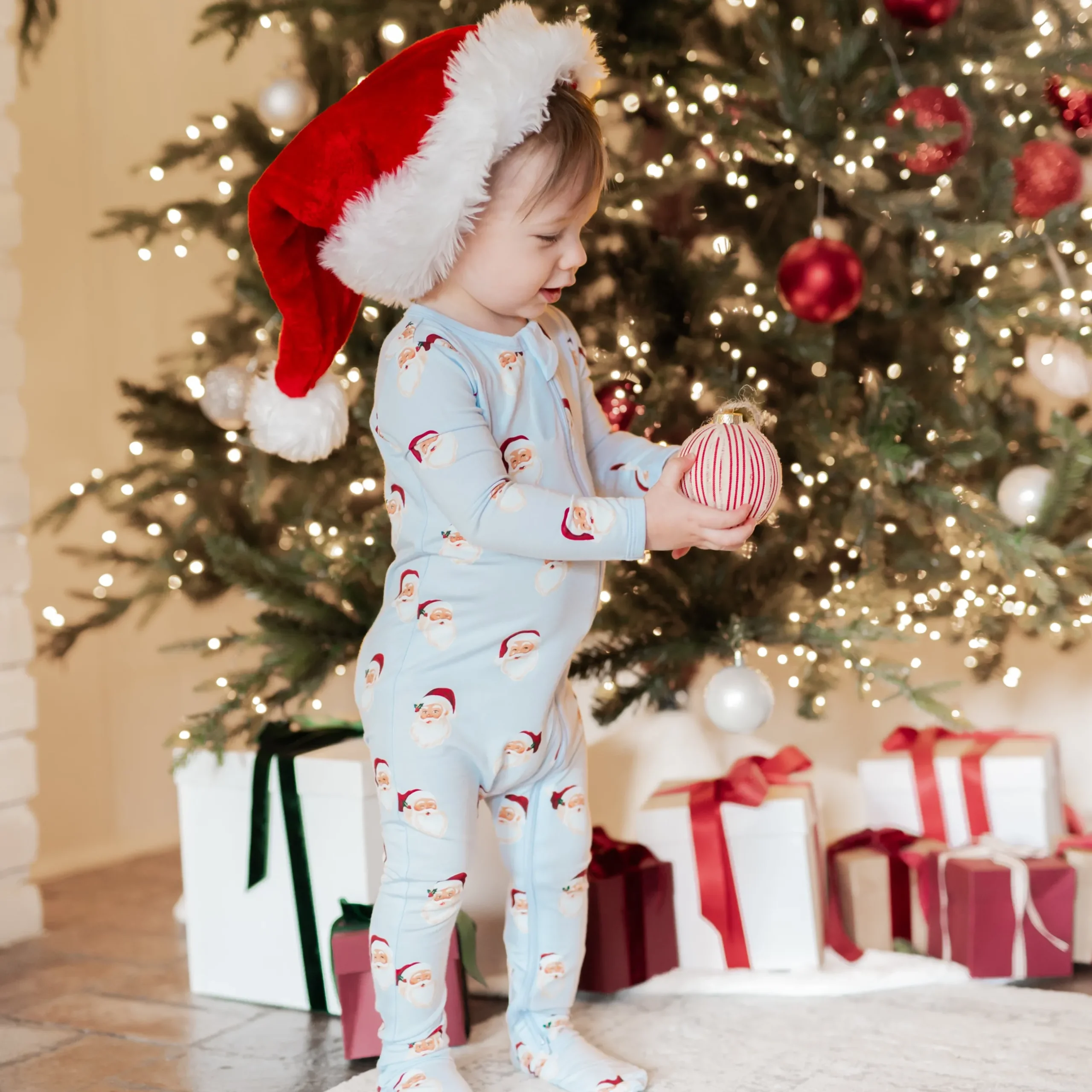 Discount Kyte Baby Zippered Footie in Vintage Santa