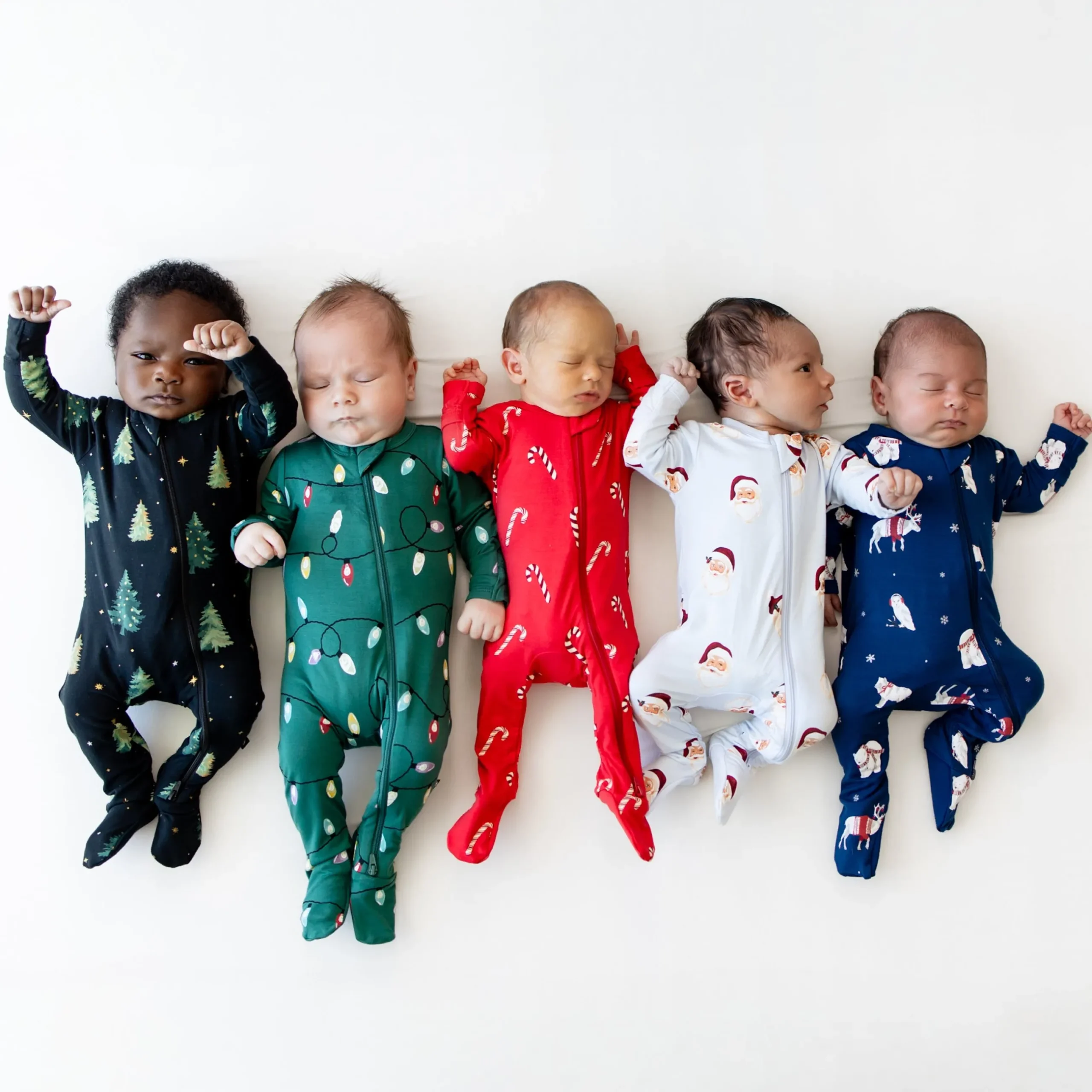 Discount Kyte Baby Zippered Footie in Vintage Santa