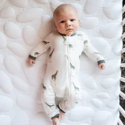 Best Kyte Baby Zippered Romper in Giraffe