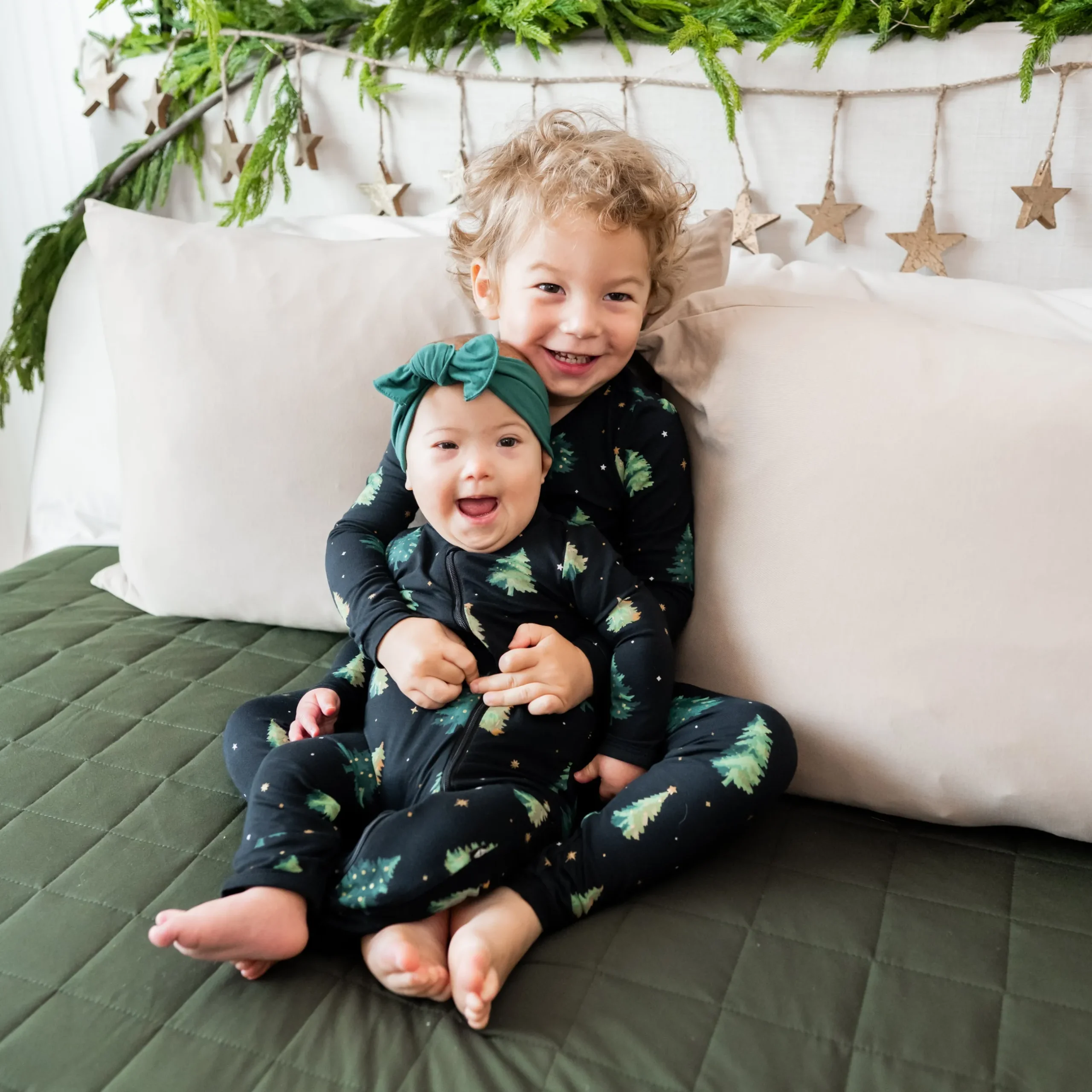 Best Kyte Baby Zippered Romper in Twinkle Tree