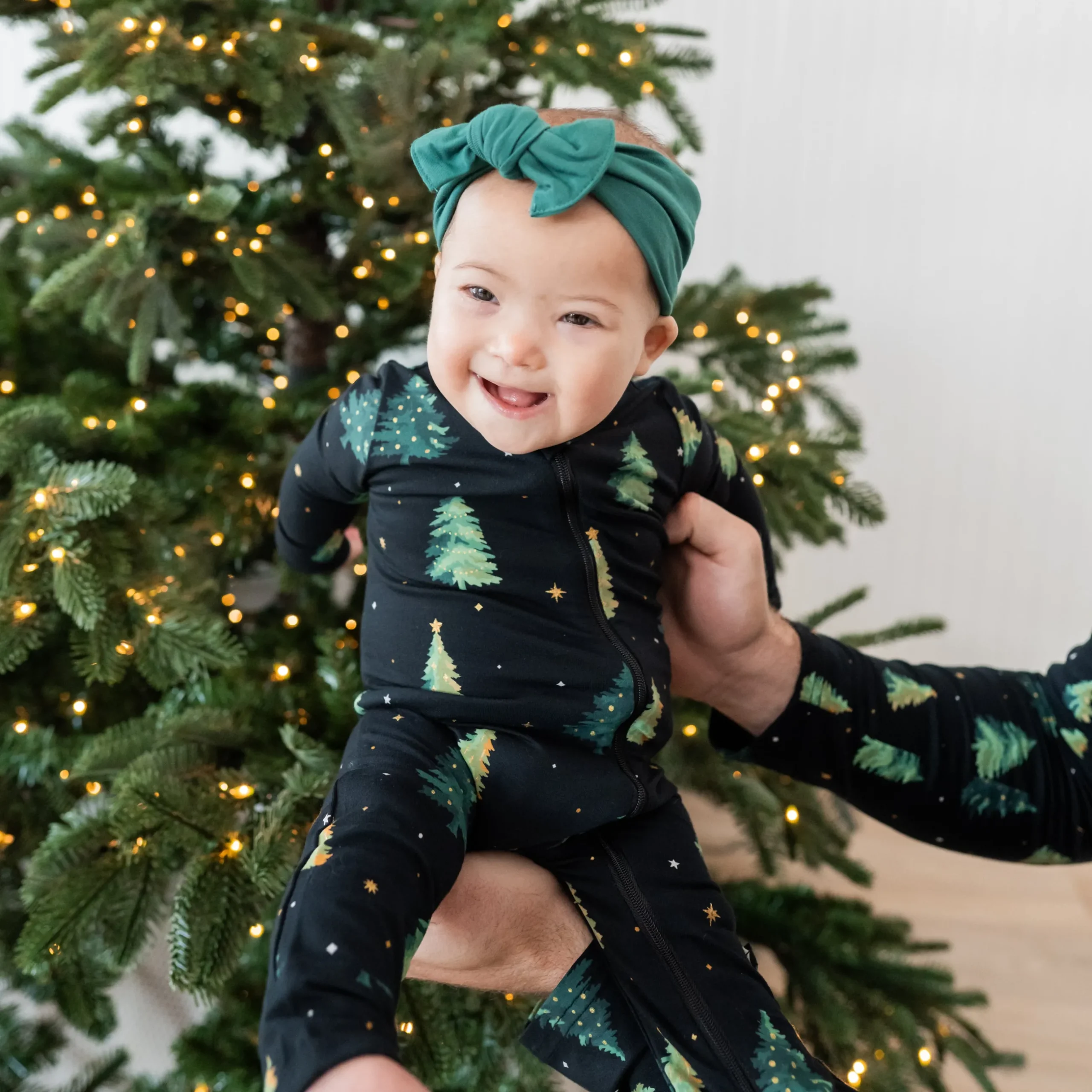 Best Kyte Baby Zippered Romper in Twinkle Tree