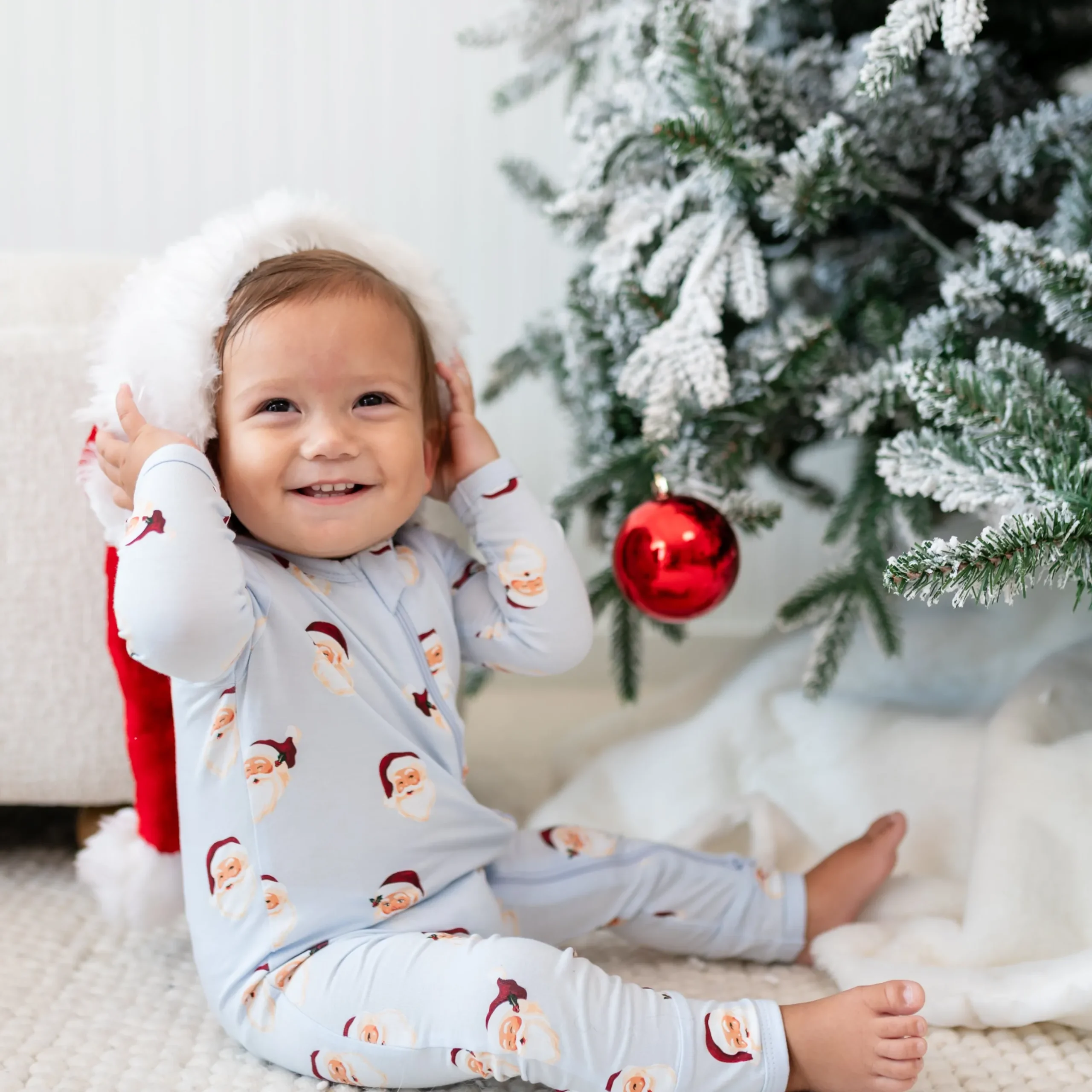 Outlet Kyte Baby Zippered Romper in Vintage Santa