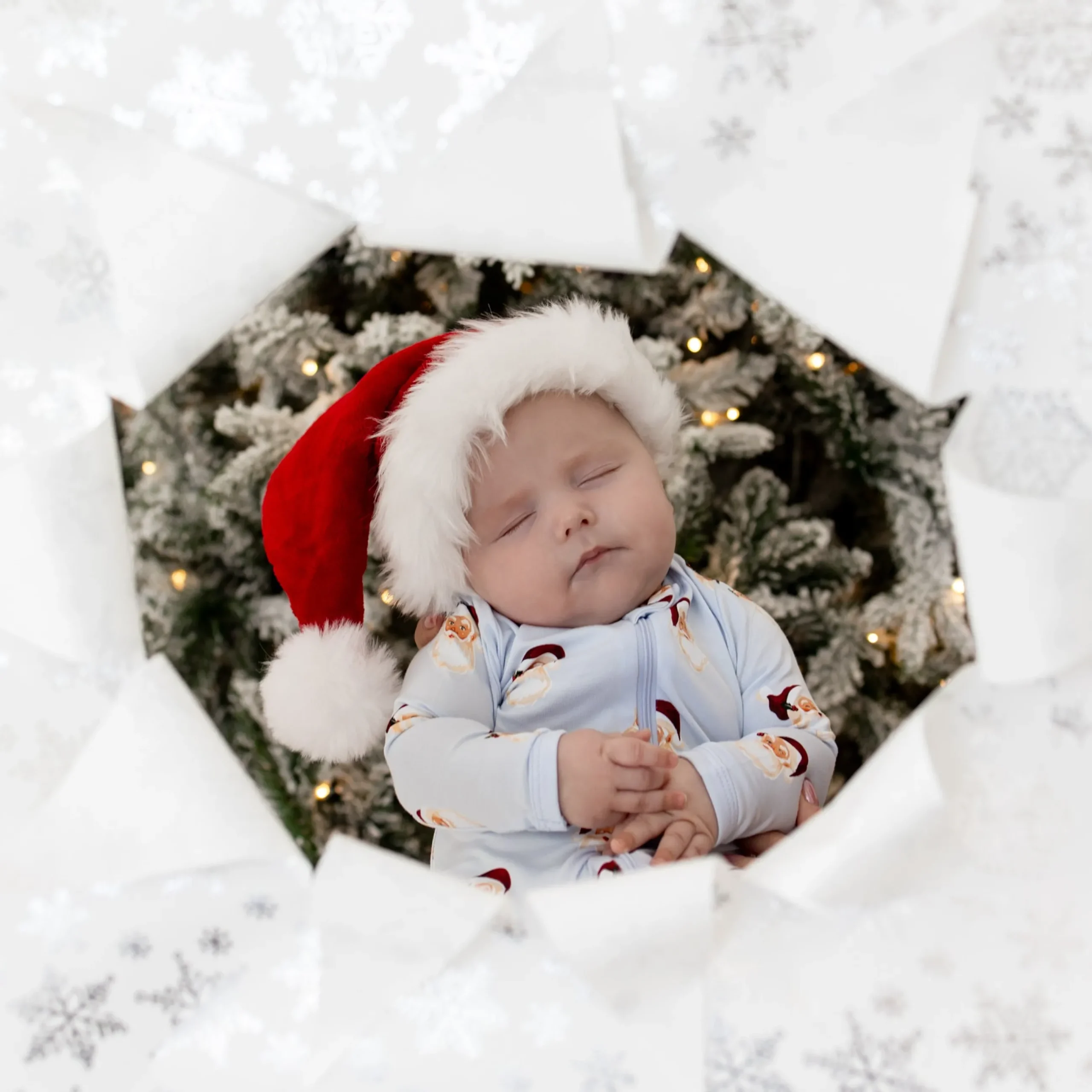 Outlet Kyte Baby Zippered Romper in Vintage Santa