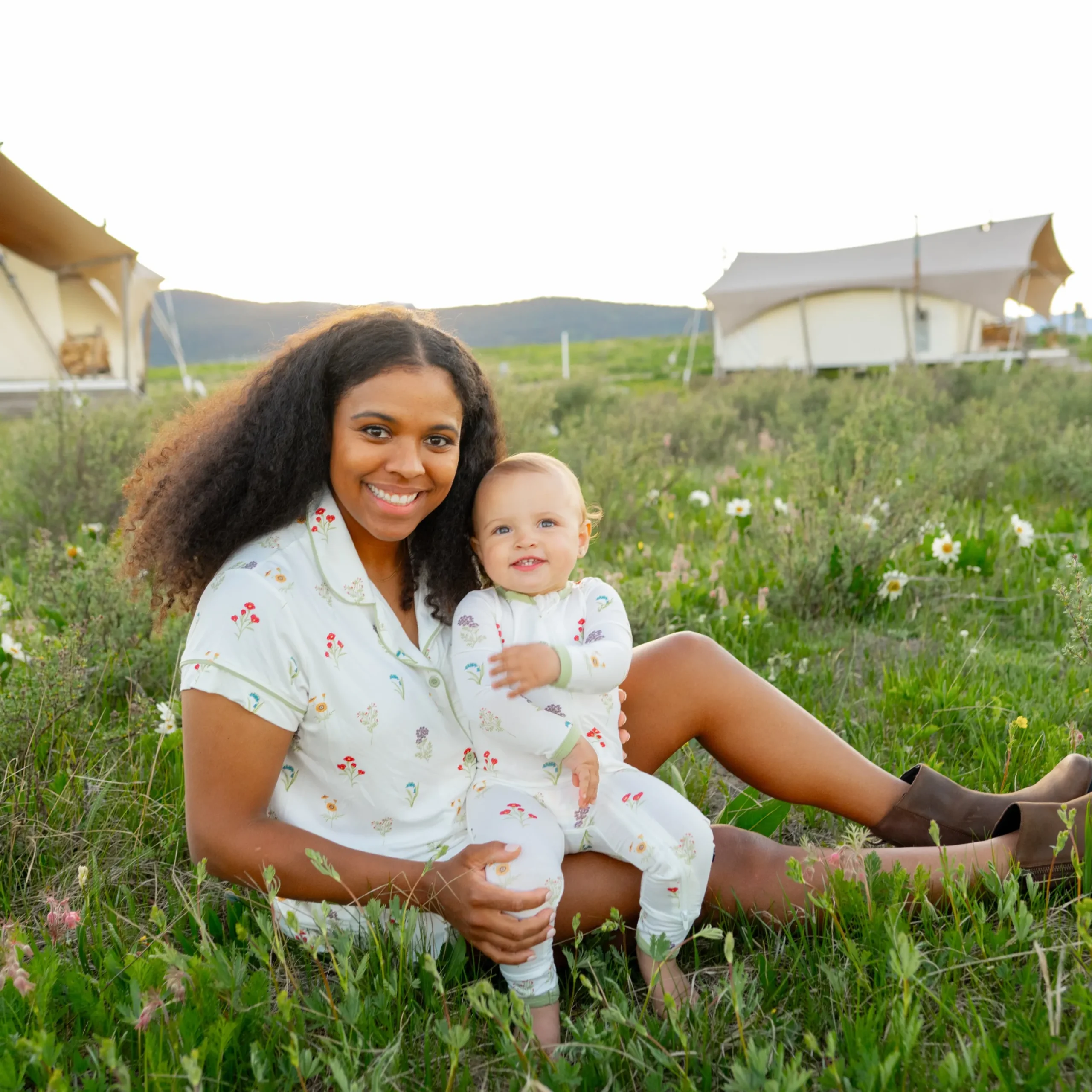 Best Kyte Baby Zippered Romper in Wildflower