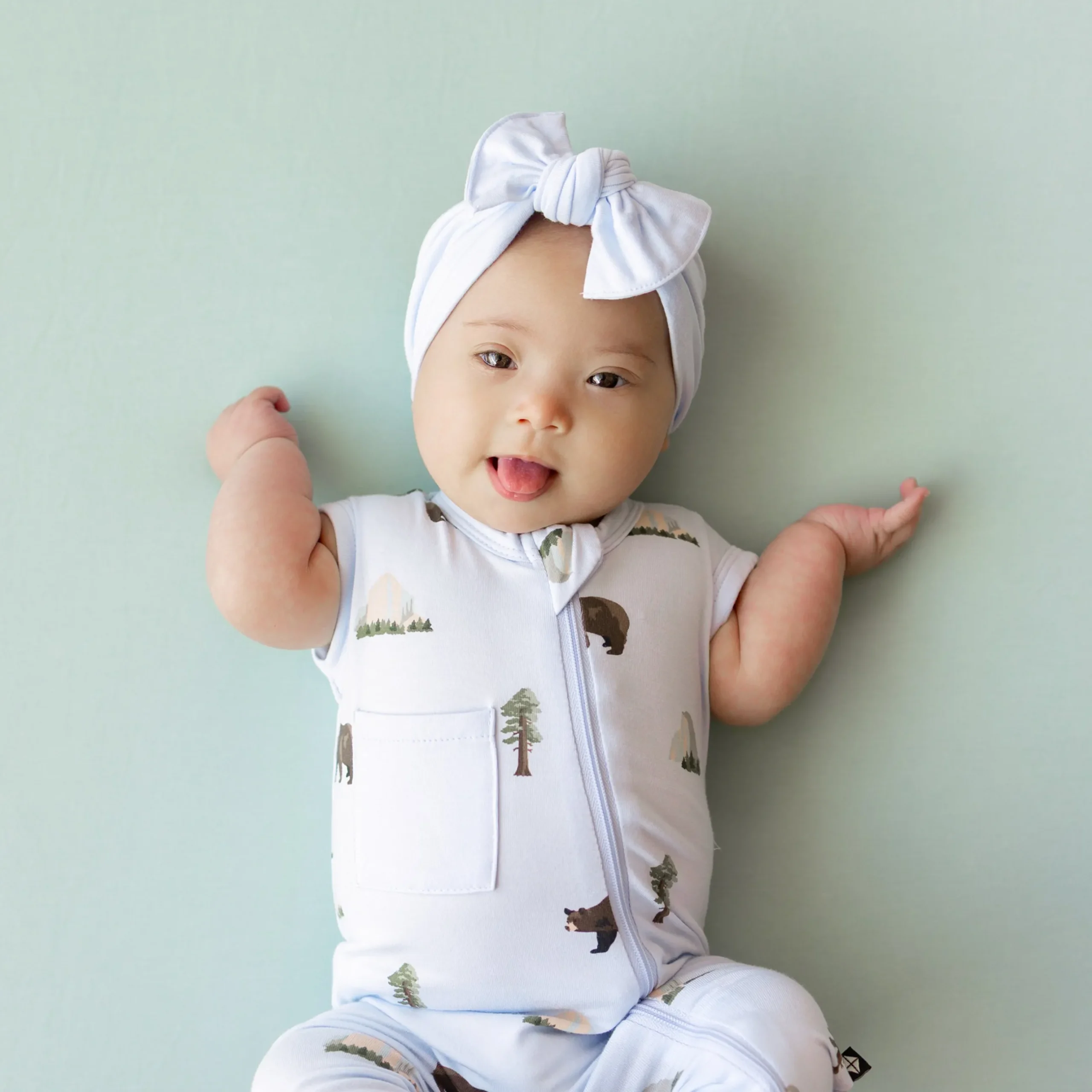 Best Kyte Baby Zippered Sleeveless Romper in Yosemite